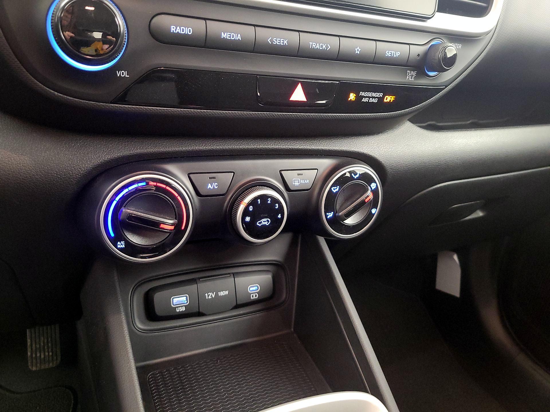 Thumbnail: 2023 Hyundai Venue - 16