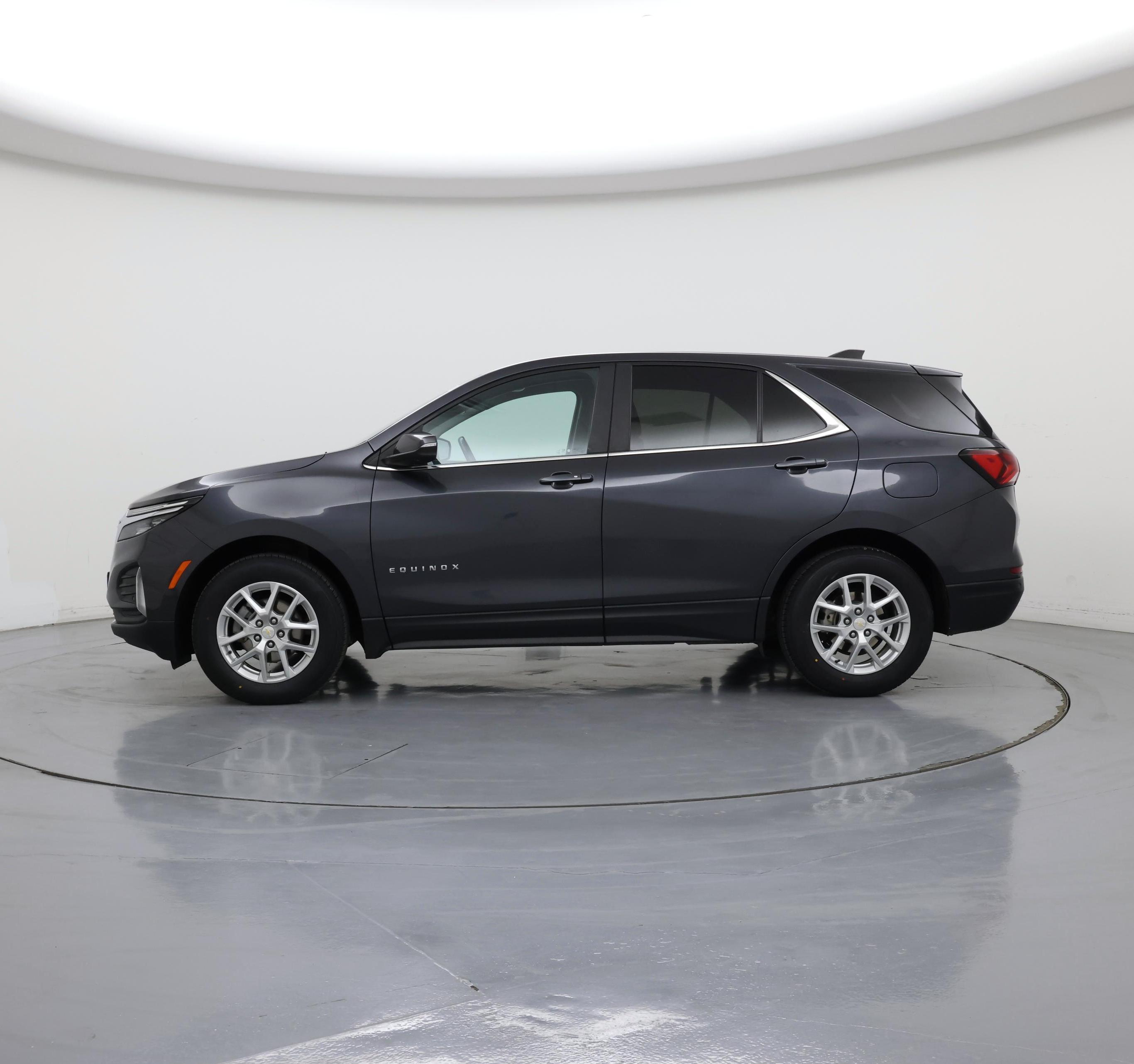 Thumbnail: 2022 Chevrolet Equinox - 3