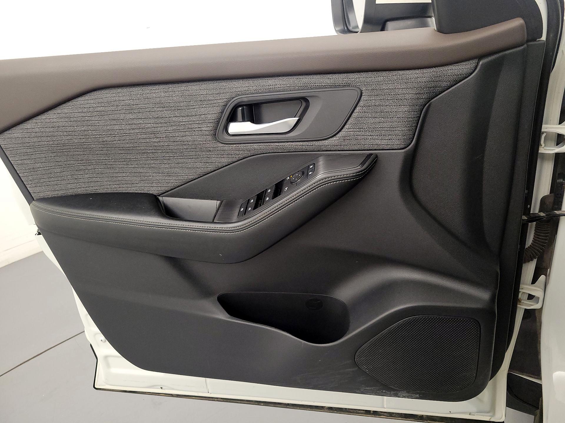 Thumbnail: 2023 Nissan Rogue - 12