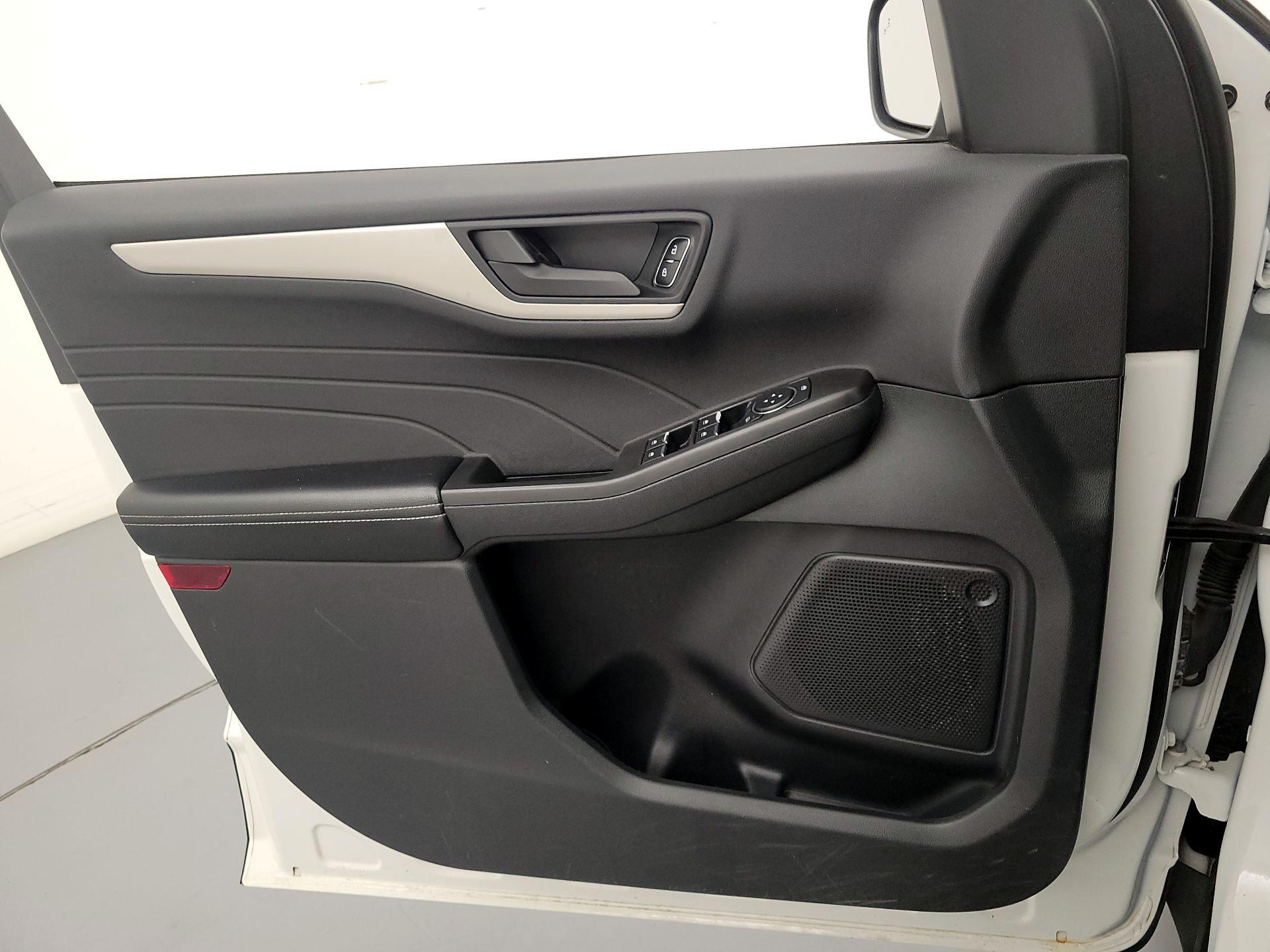 Thumbnail: 2022 Ford Escape - 12