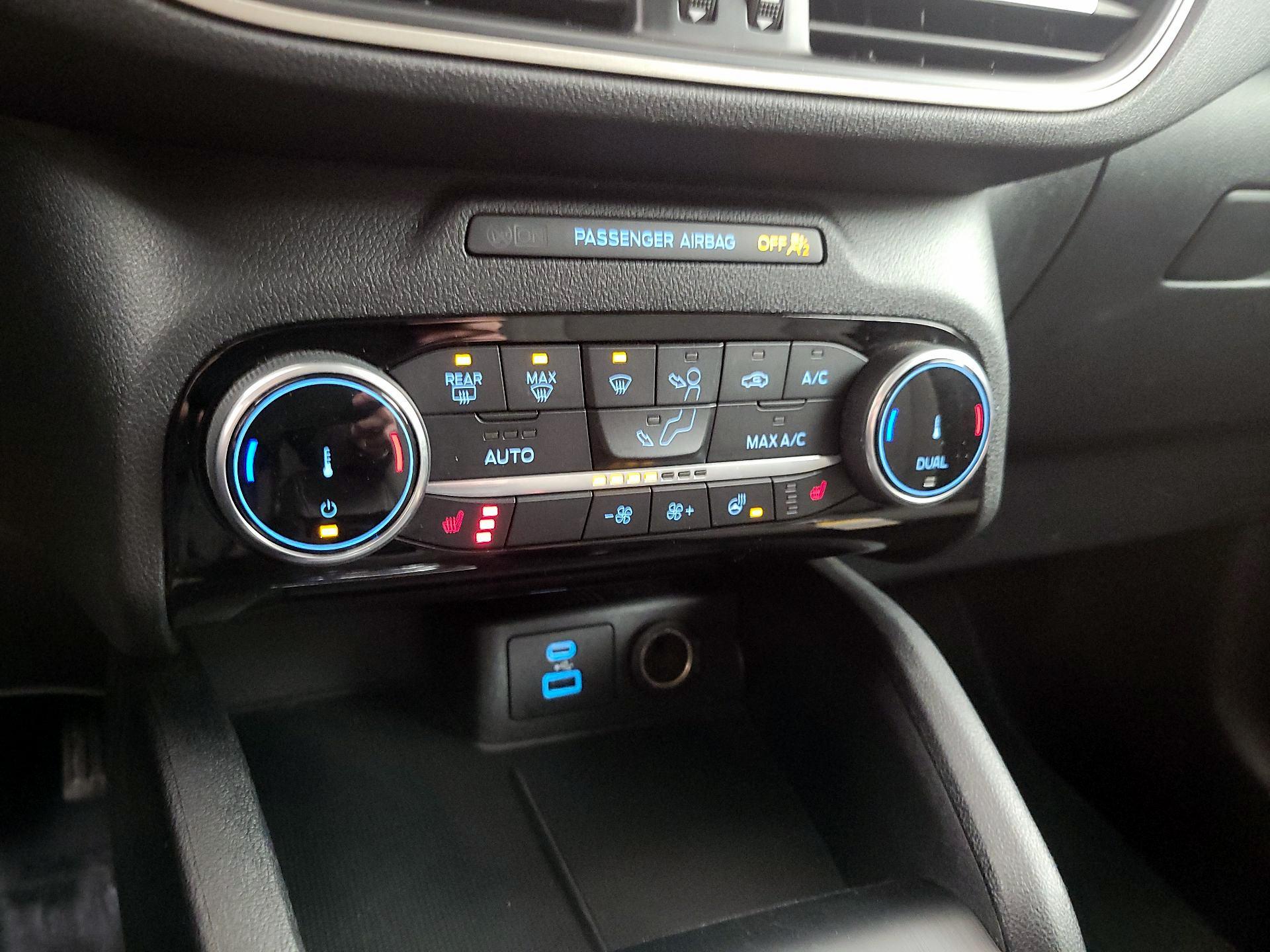 Thumbnail: 2022 Ford Escape - 17