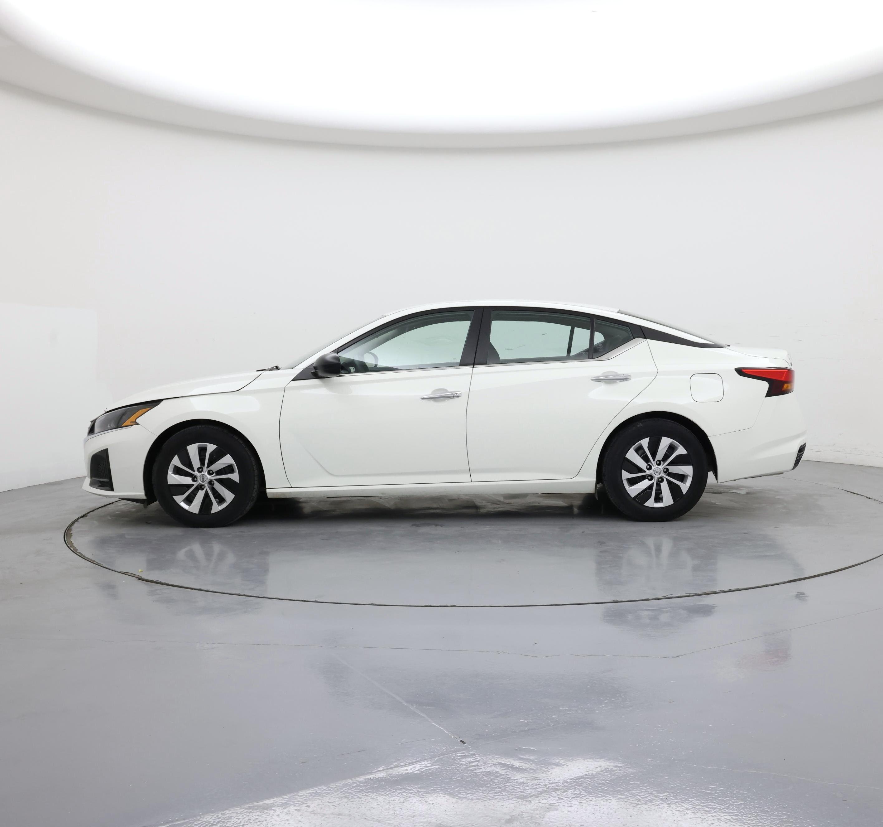 Thumbnail: 2024 Nissan Altima - 3