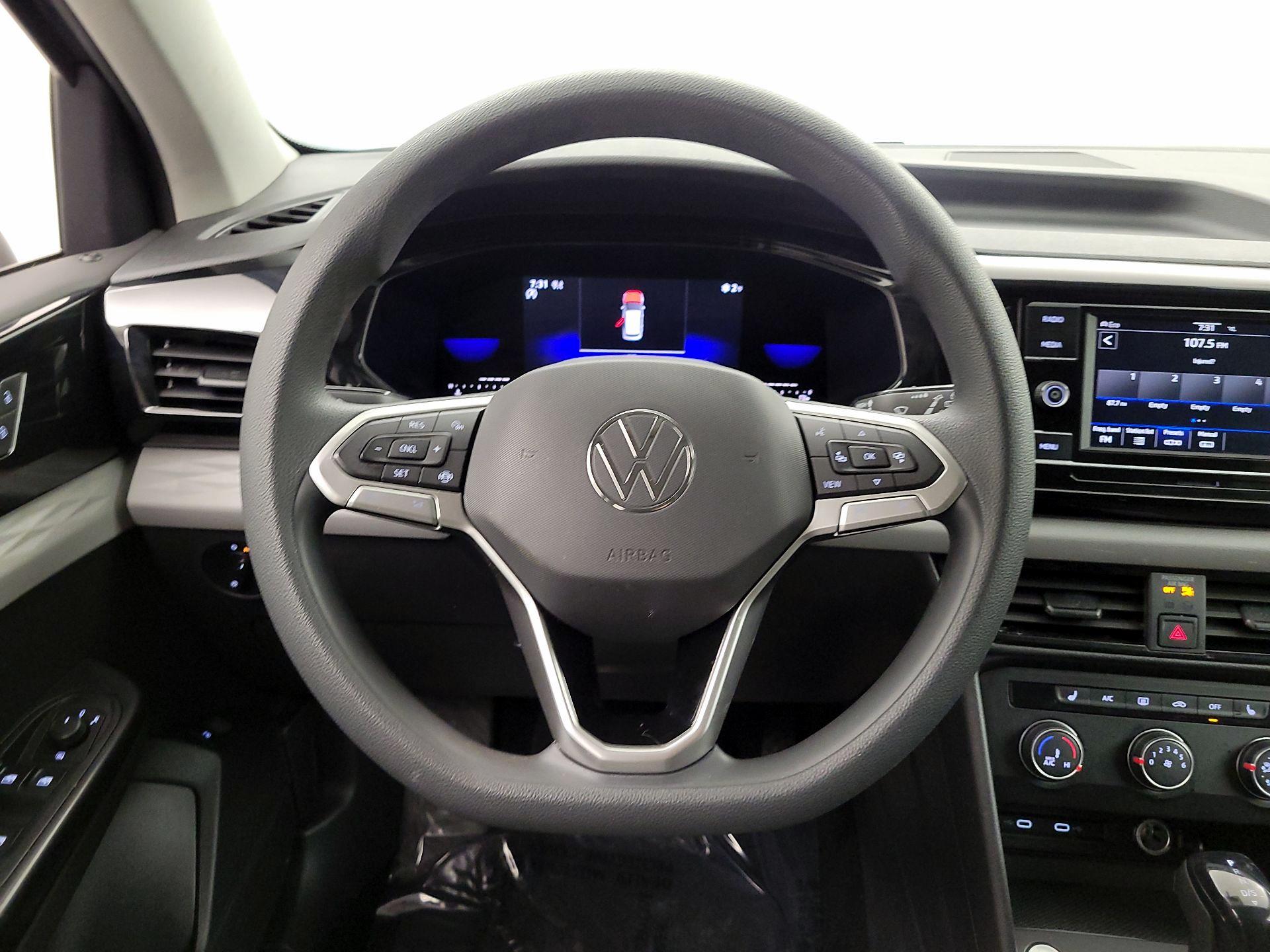 Thumbnail: 2022 Volkswagen Taos - 10