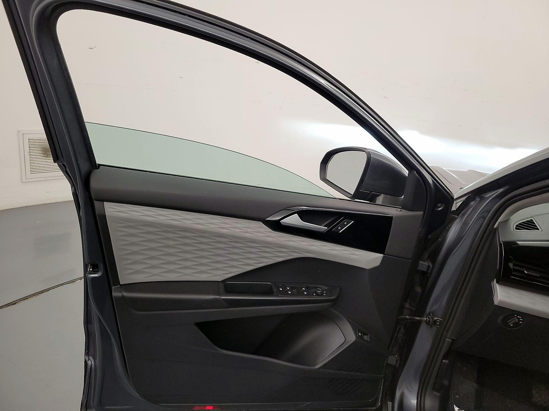 Thumbnail: 2022 Volkswagen Taos - 12