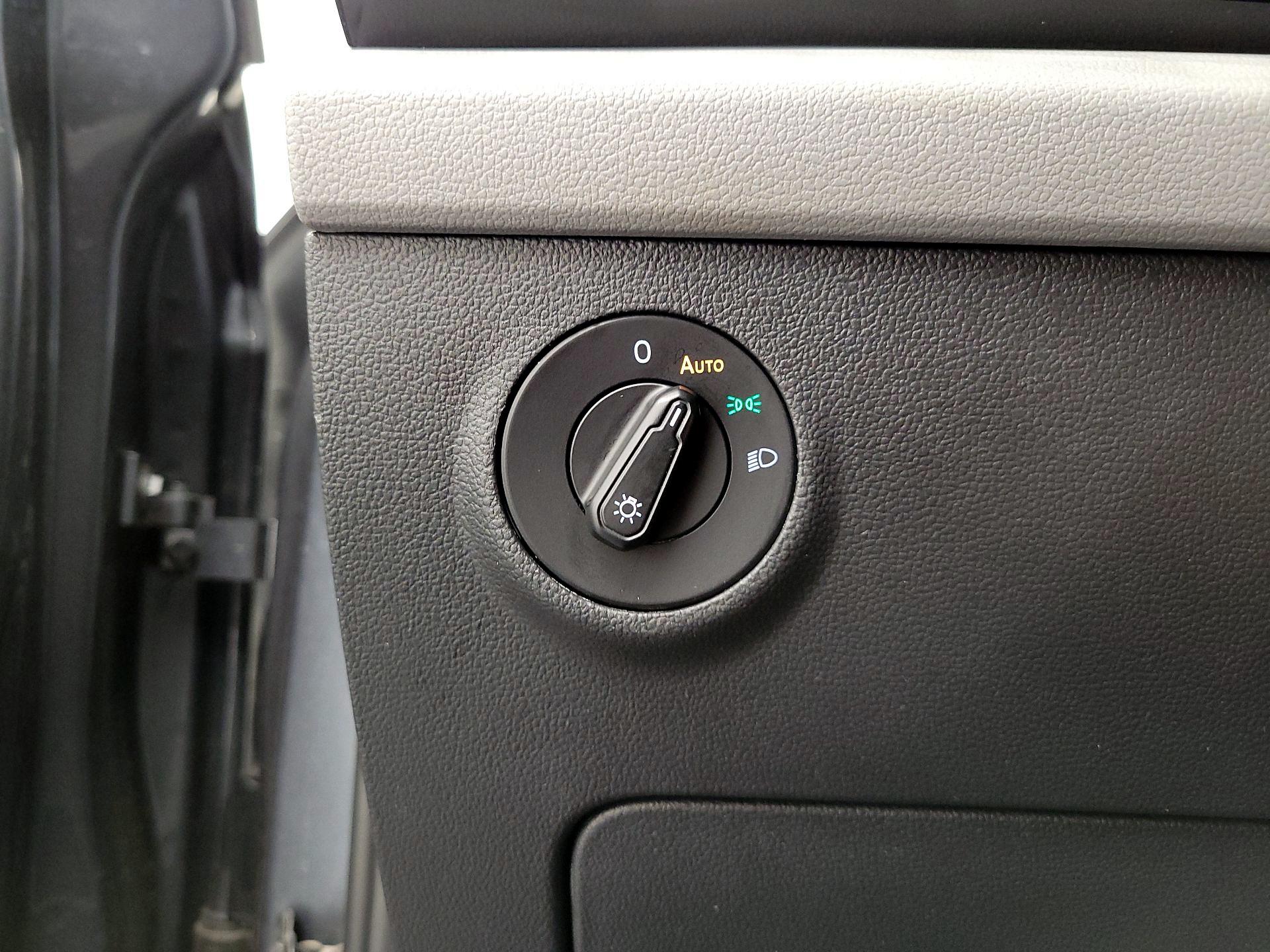 Thumbnail: 2022 Volkswagen Taos - 13