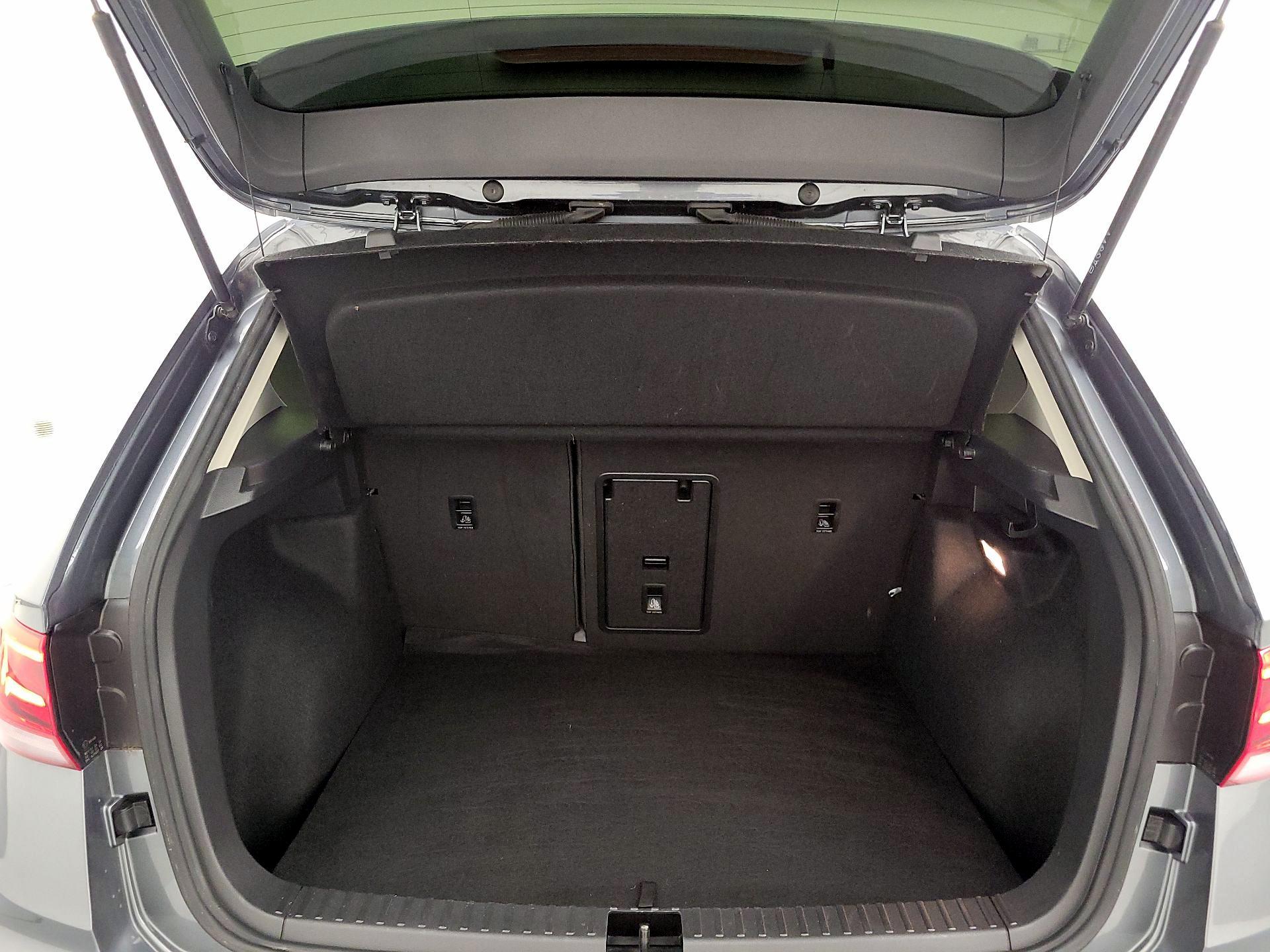 Thumbnail: 2022 Volkswagen Taos - 20