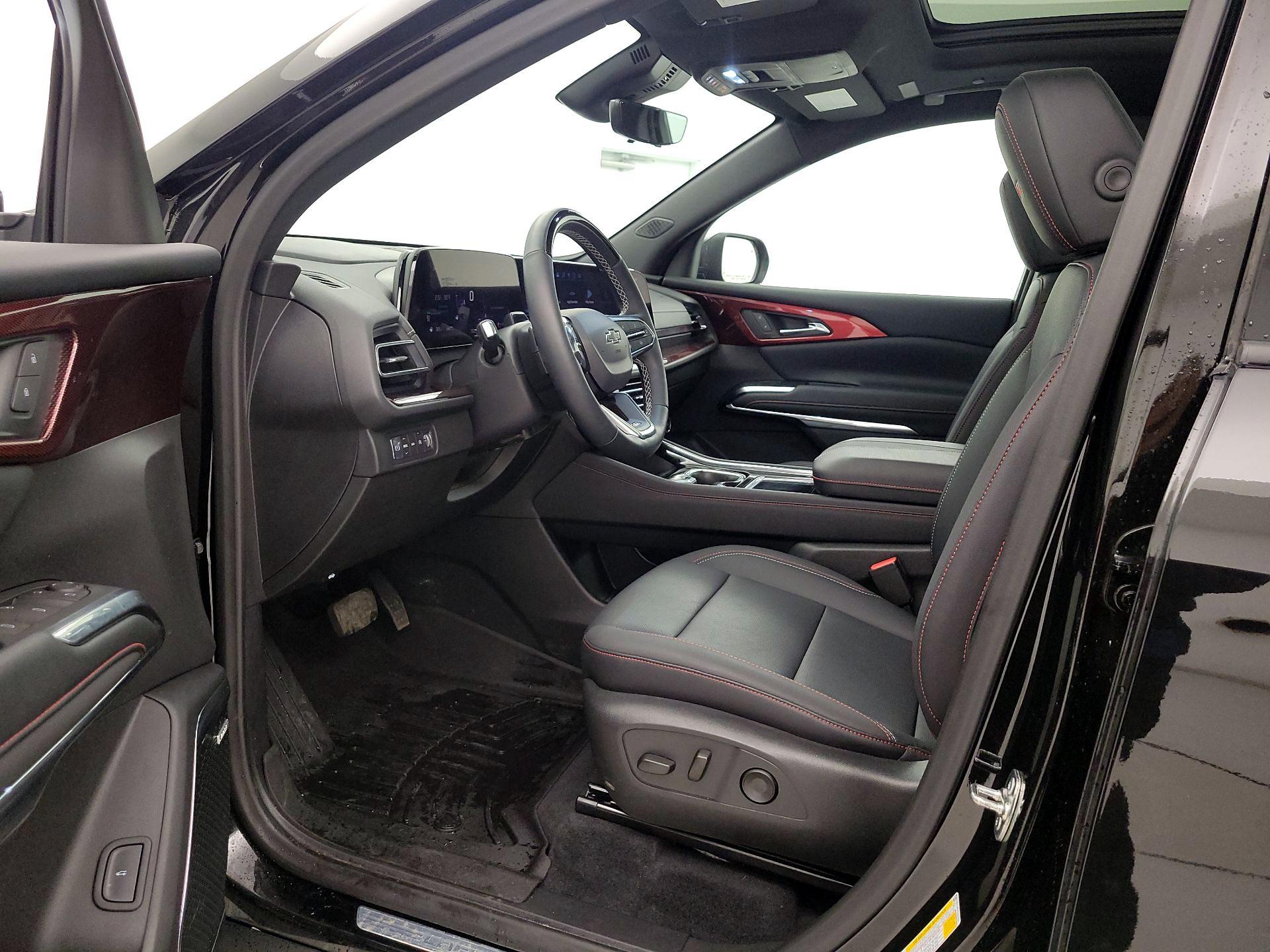 Thumbnail: 2025 Chevrolet Traverse - 11