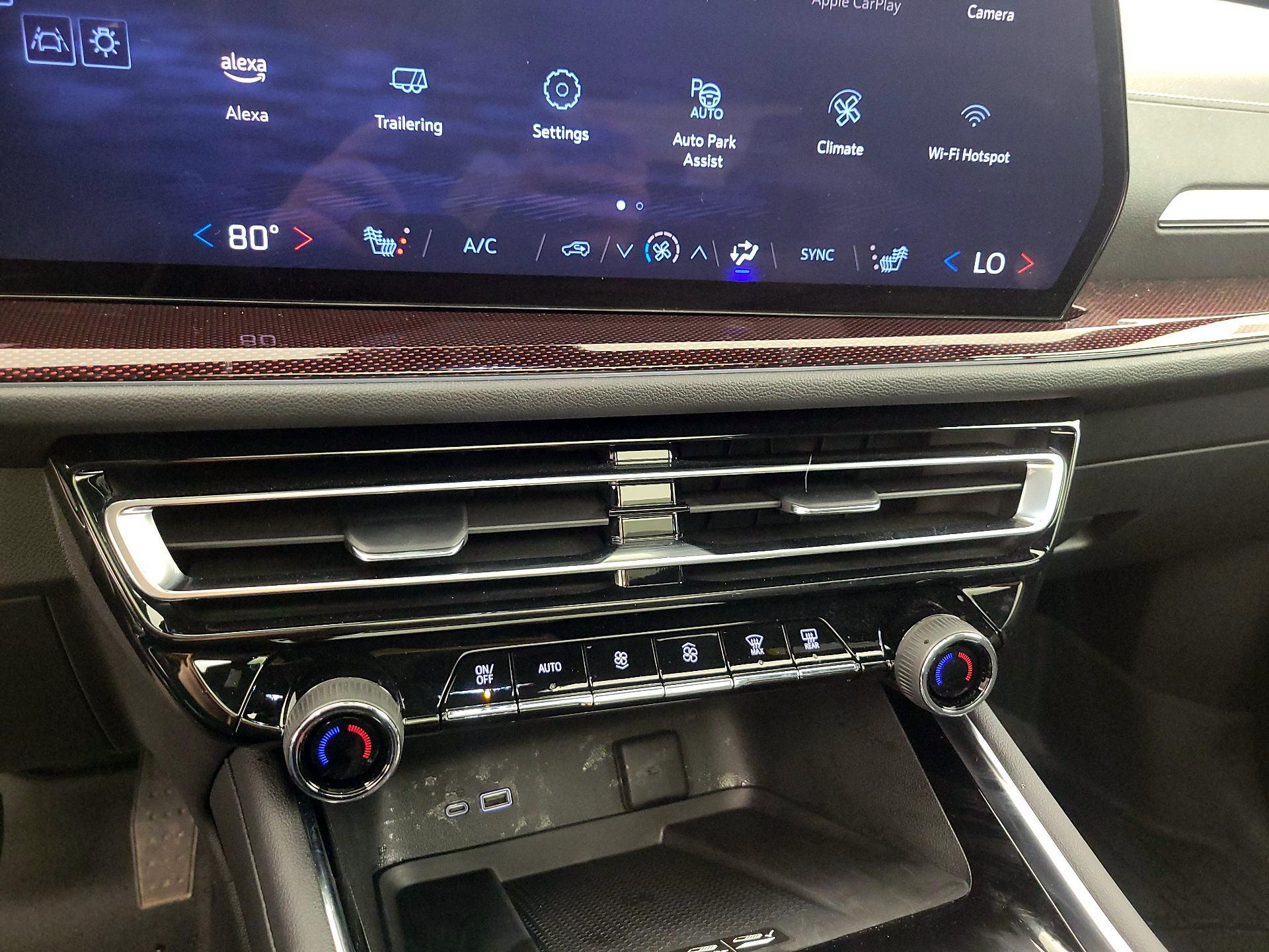 Thumbnail: 2025 Chevrolet Traverse - 17