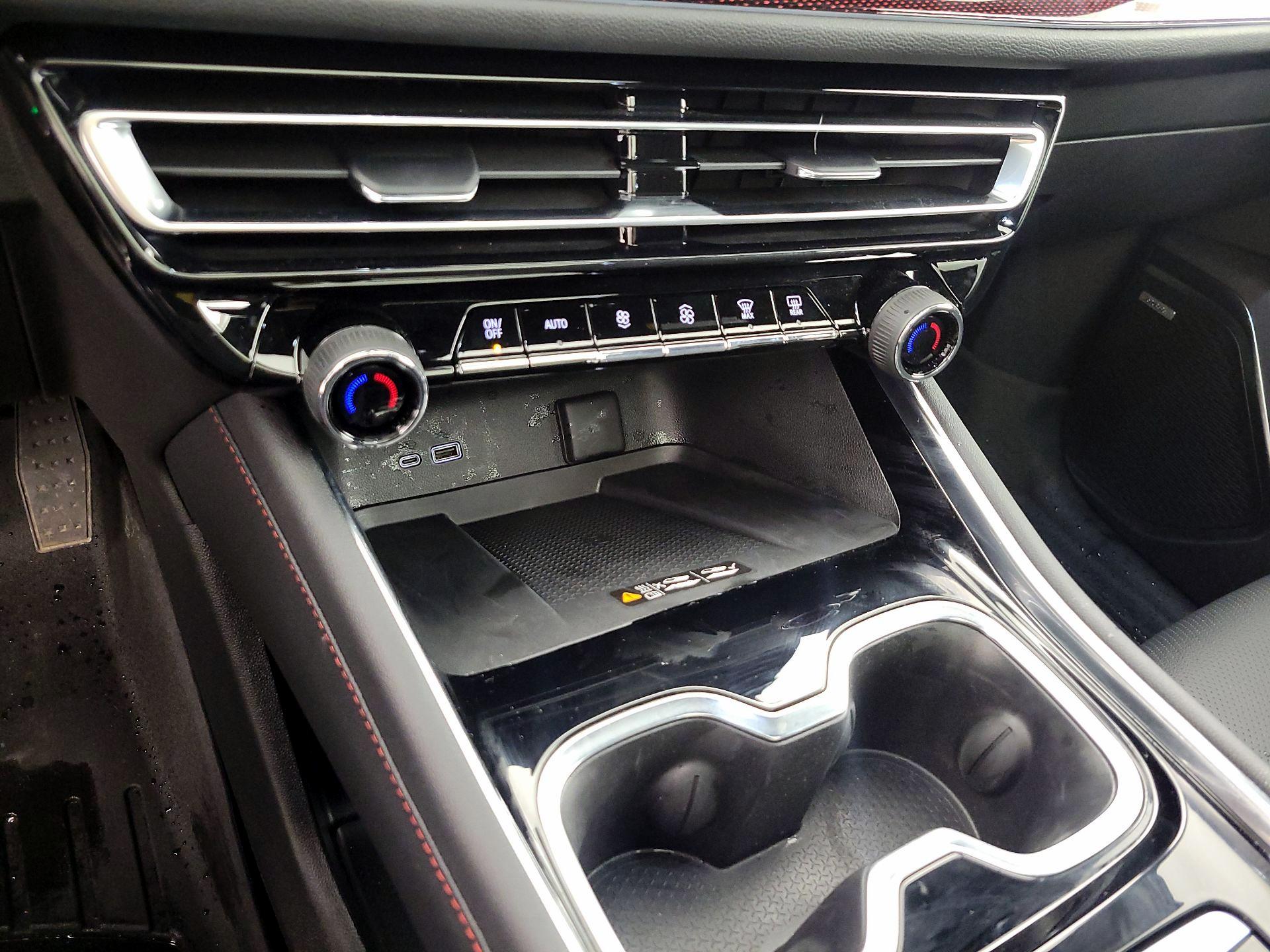 Thumbnail: 2025 Chevrolet Traverse - 19