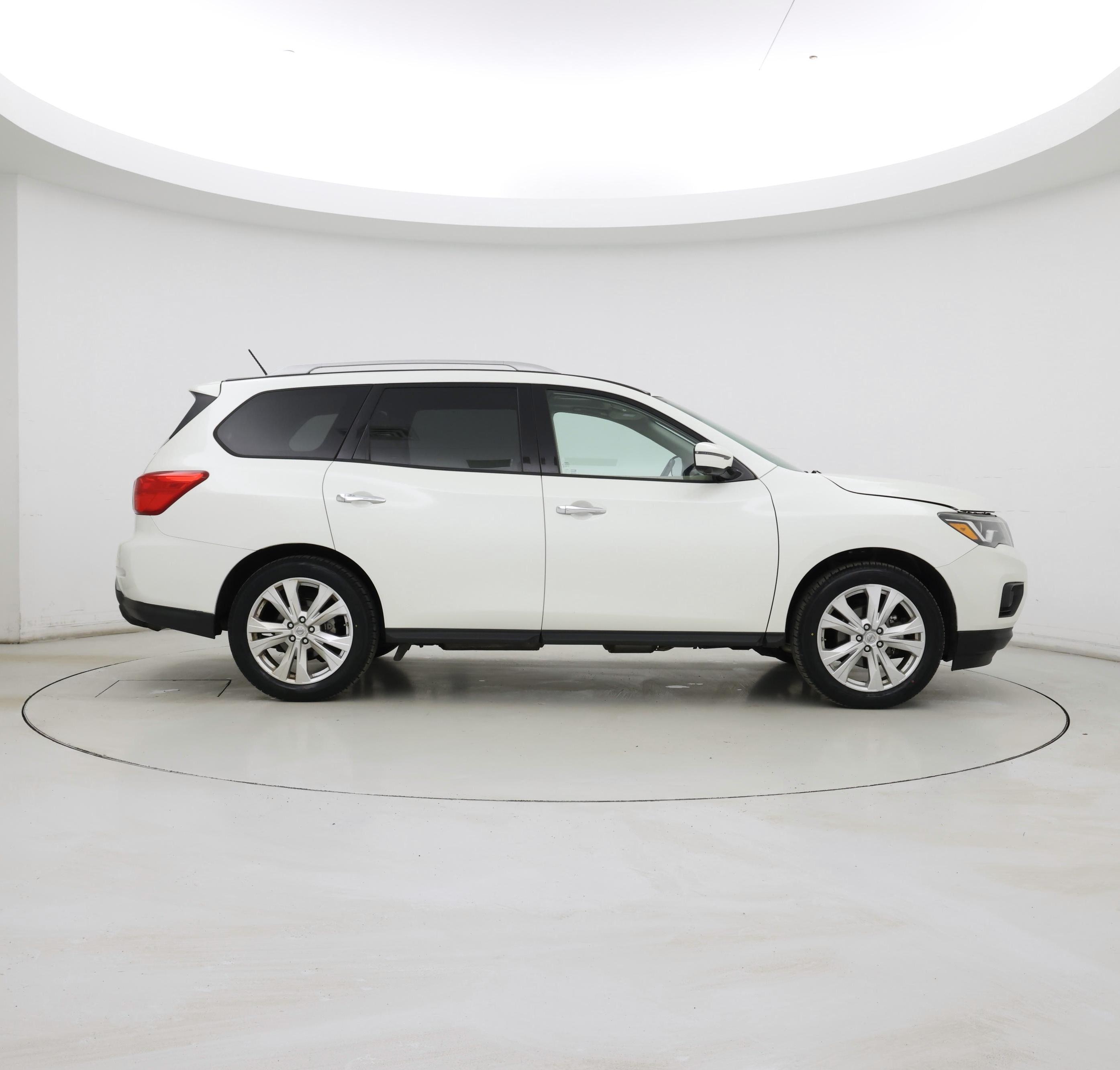 Thumbnail: 2018 Nissan Pathfinder - 7
