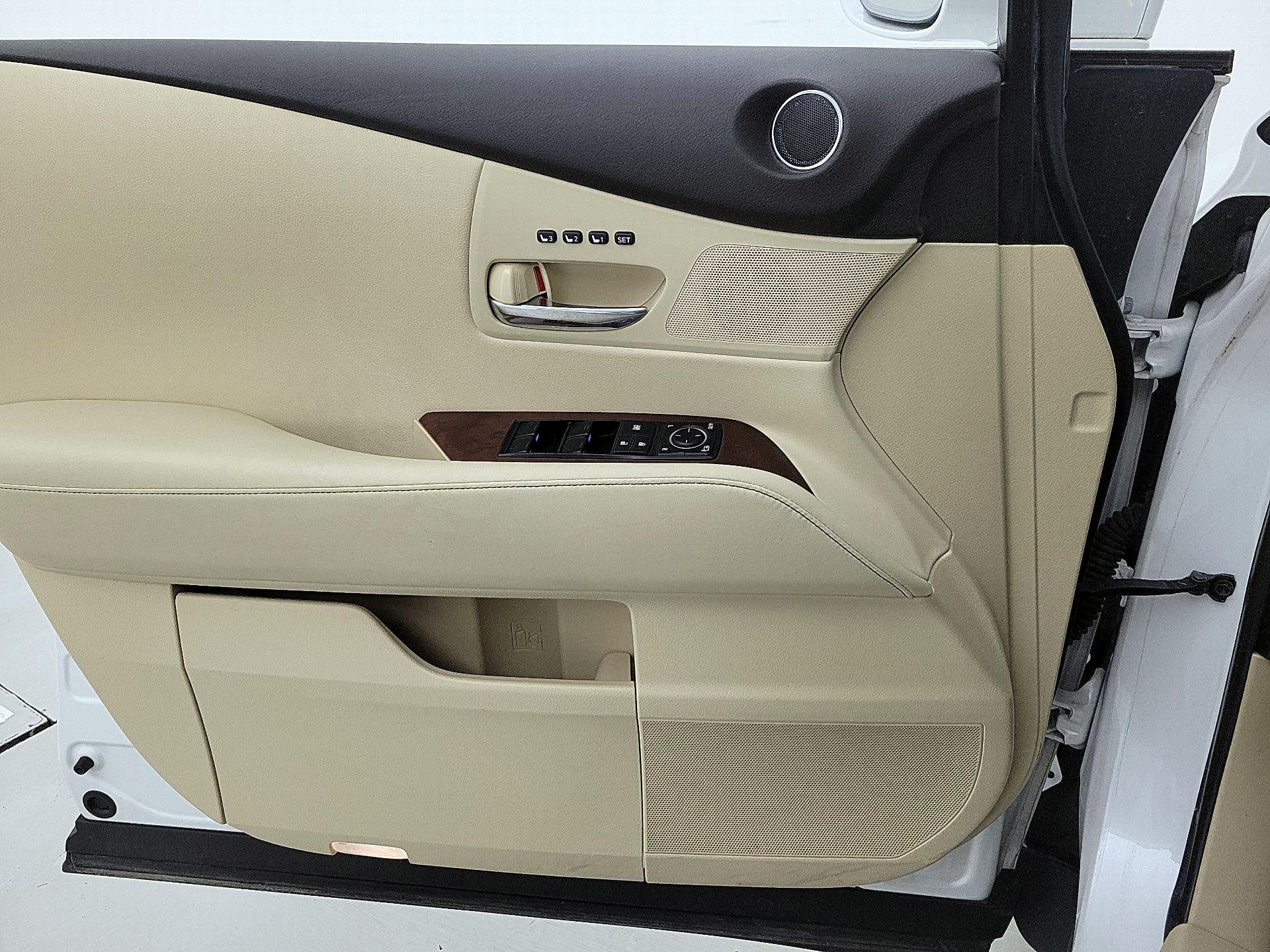 Thumbnail: 2015 Lexus RX - 12