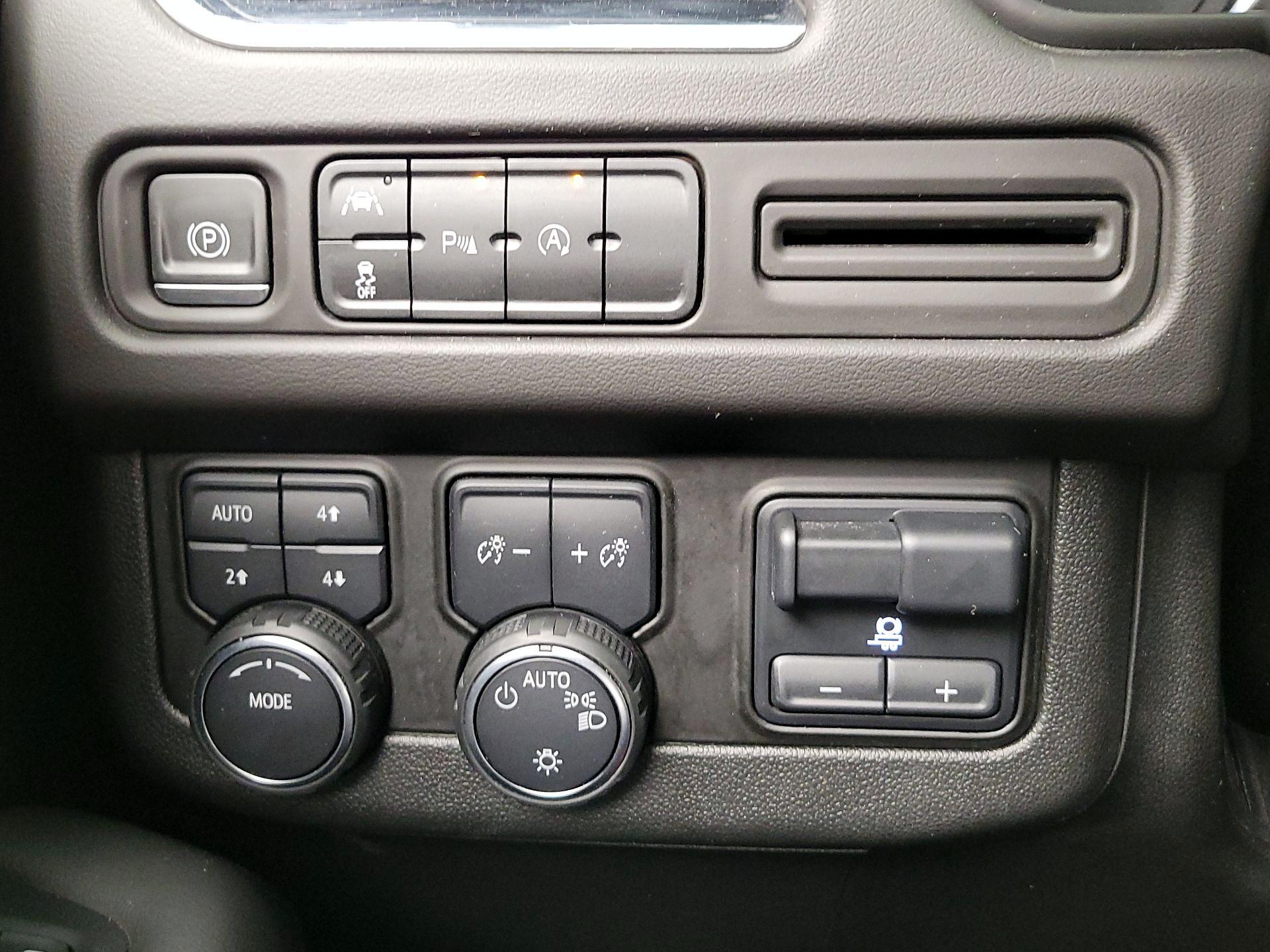 Thumbnail: 2023 Chevrolet Tahoe - 13