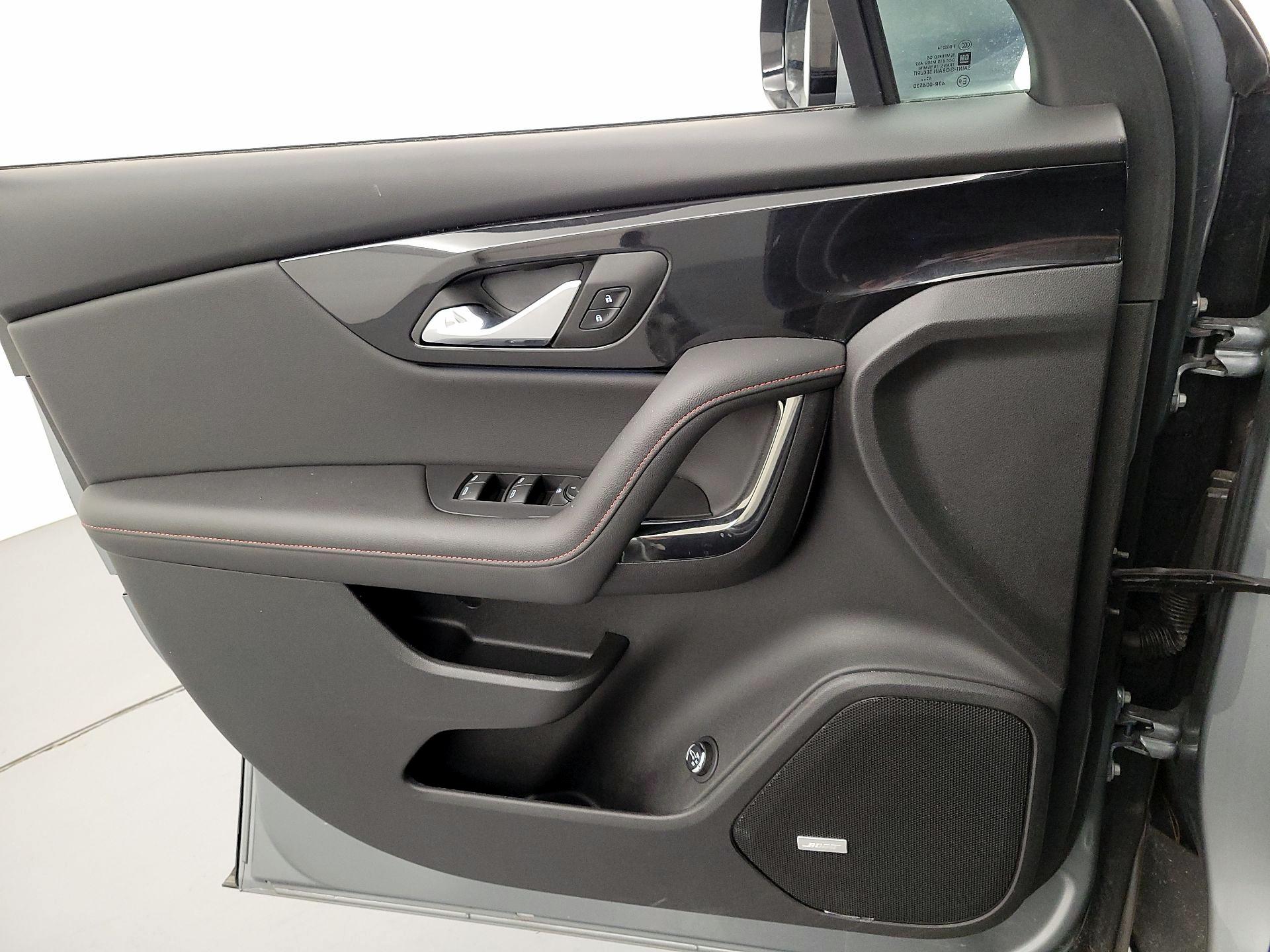 Thumbnail: 2025 Chevrolet Blazer - 12