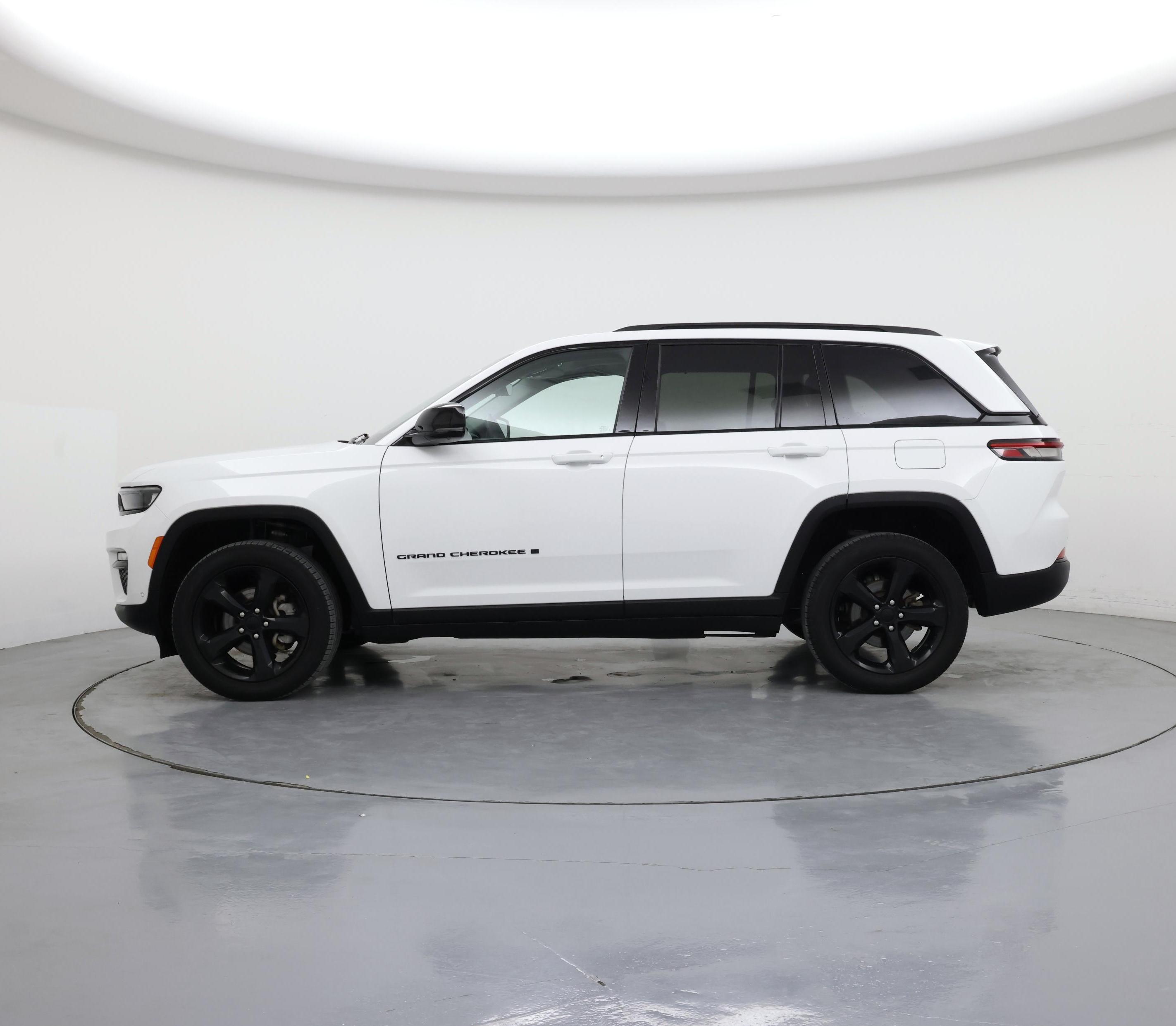 Thumbnail: 2023 Jeep Grand Cherokee - 3