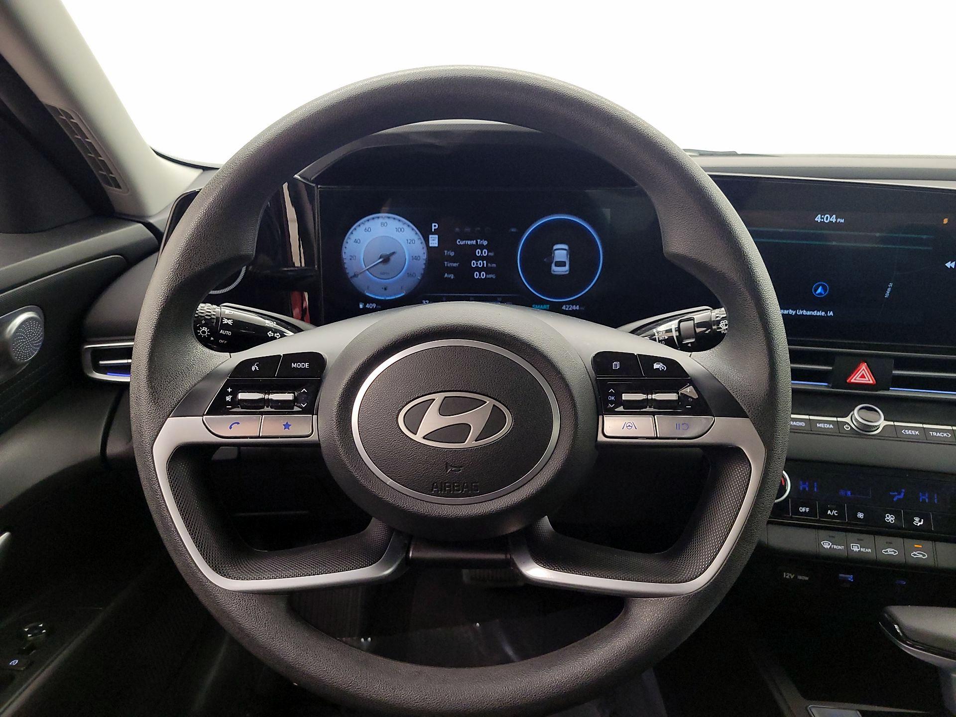 Thumbnail: 2024 Hyundai Elantra - 10