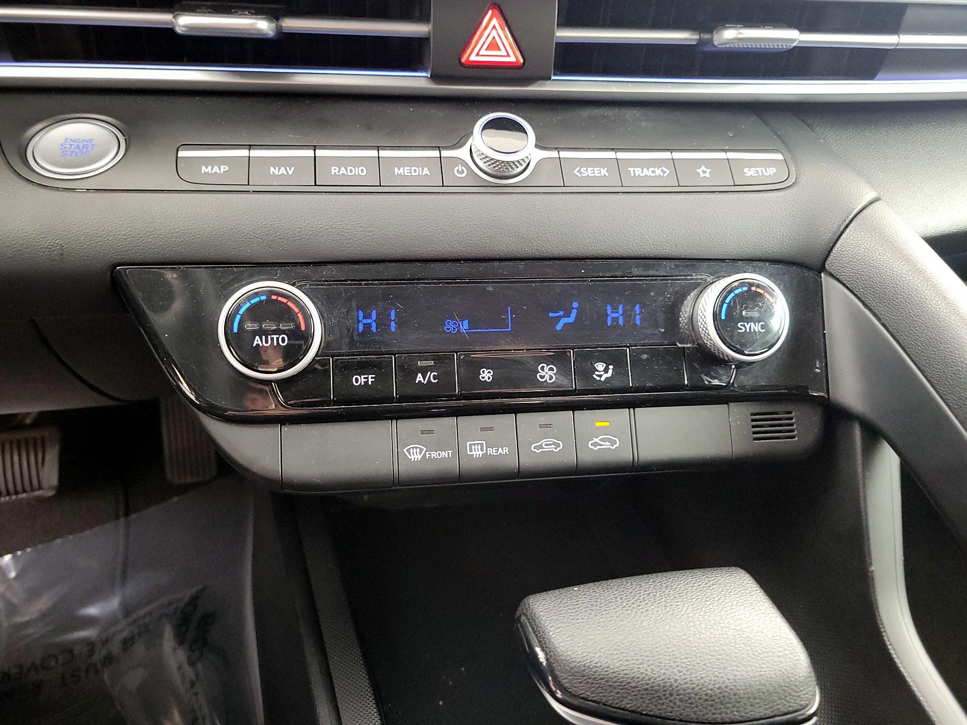 Thumbnail: 2024 Hyundai Elantra - 17