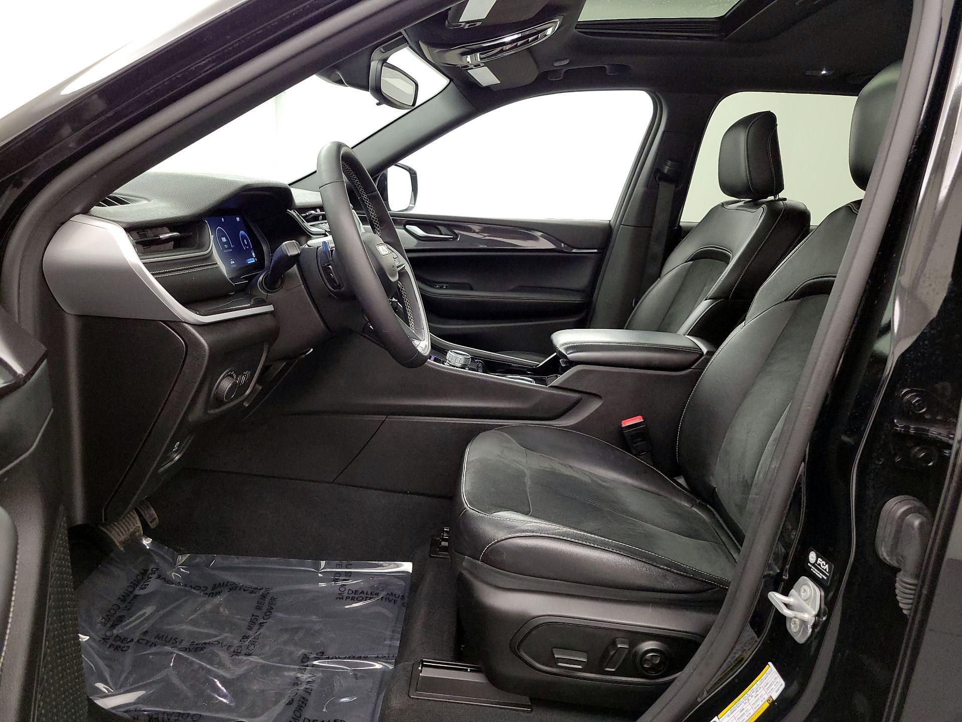 Thumbnail: 2023 Jeep Grand Cherokee - 11