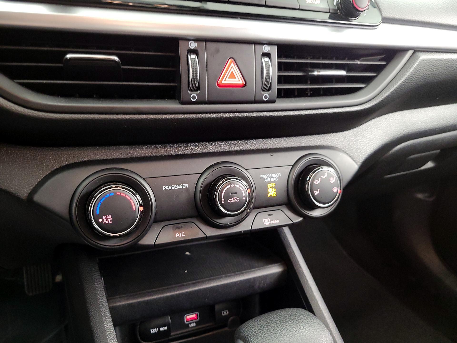 Thumbnail: 2024 Kia Forte - 16