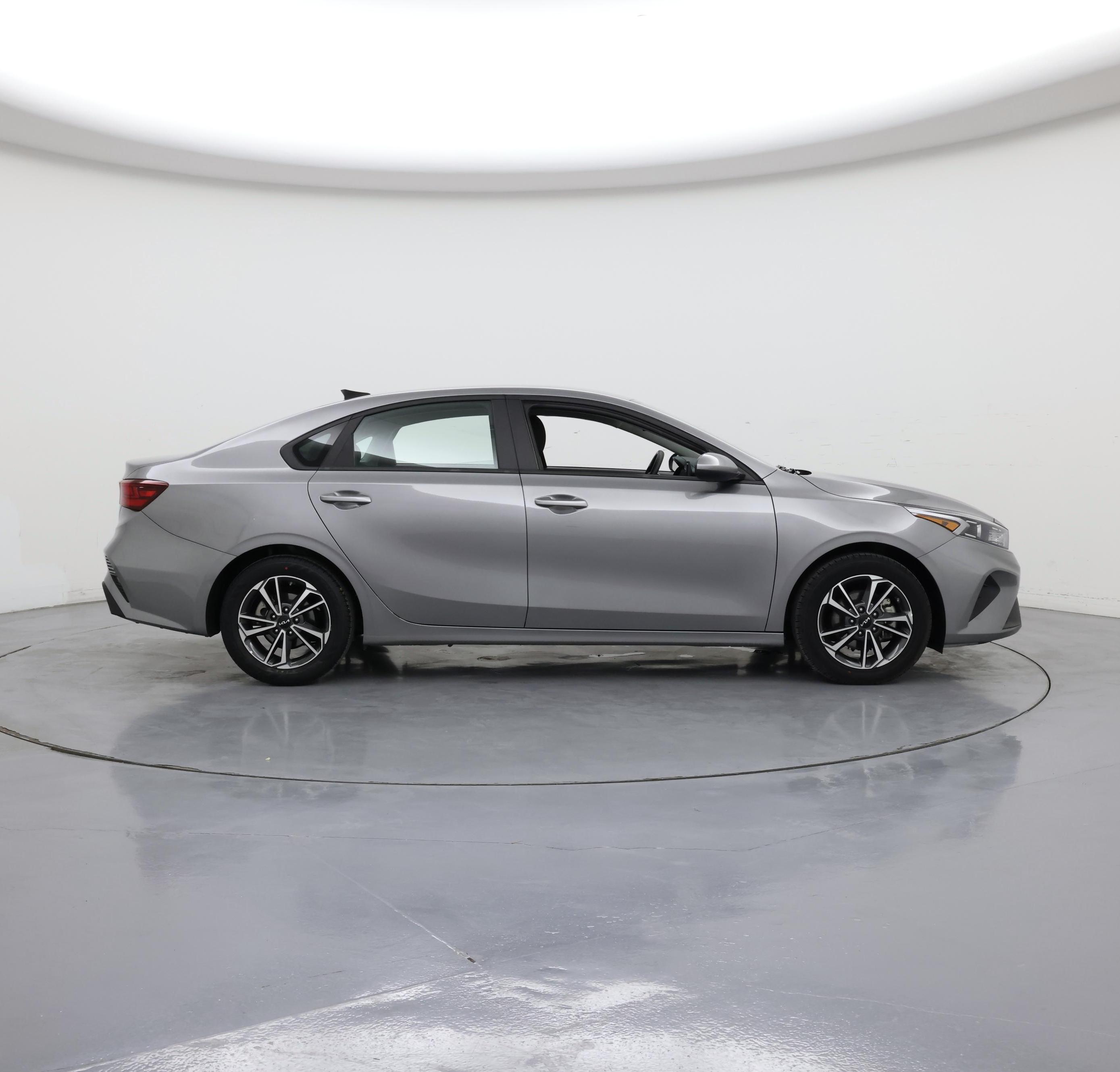 Thumbnail: 2024 Kia Forte - 7