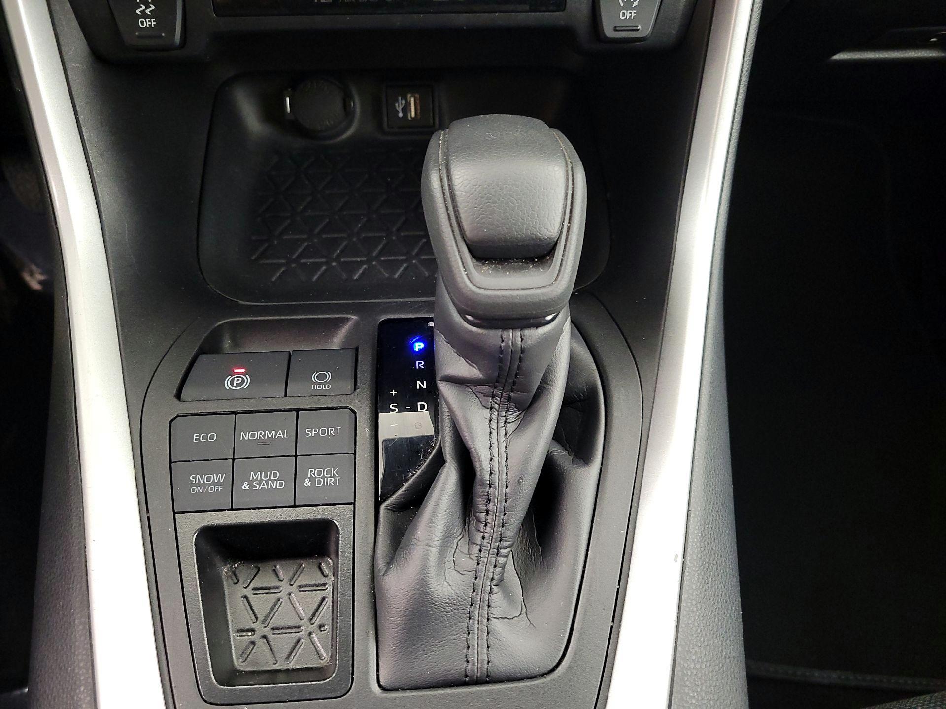 Thumbnail: 2024 Toyota RAV4 - 17