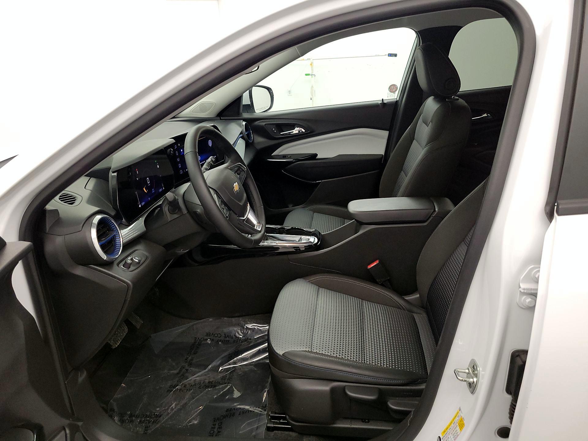 Thumbnail: 2025 Chevrolet Trax - 11