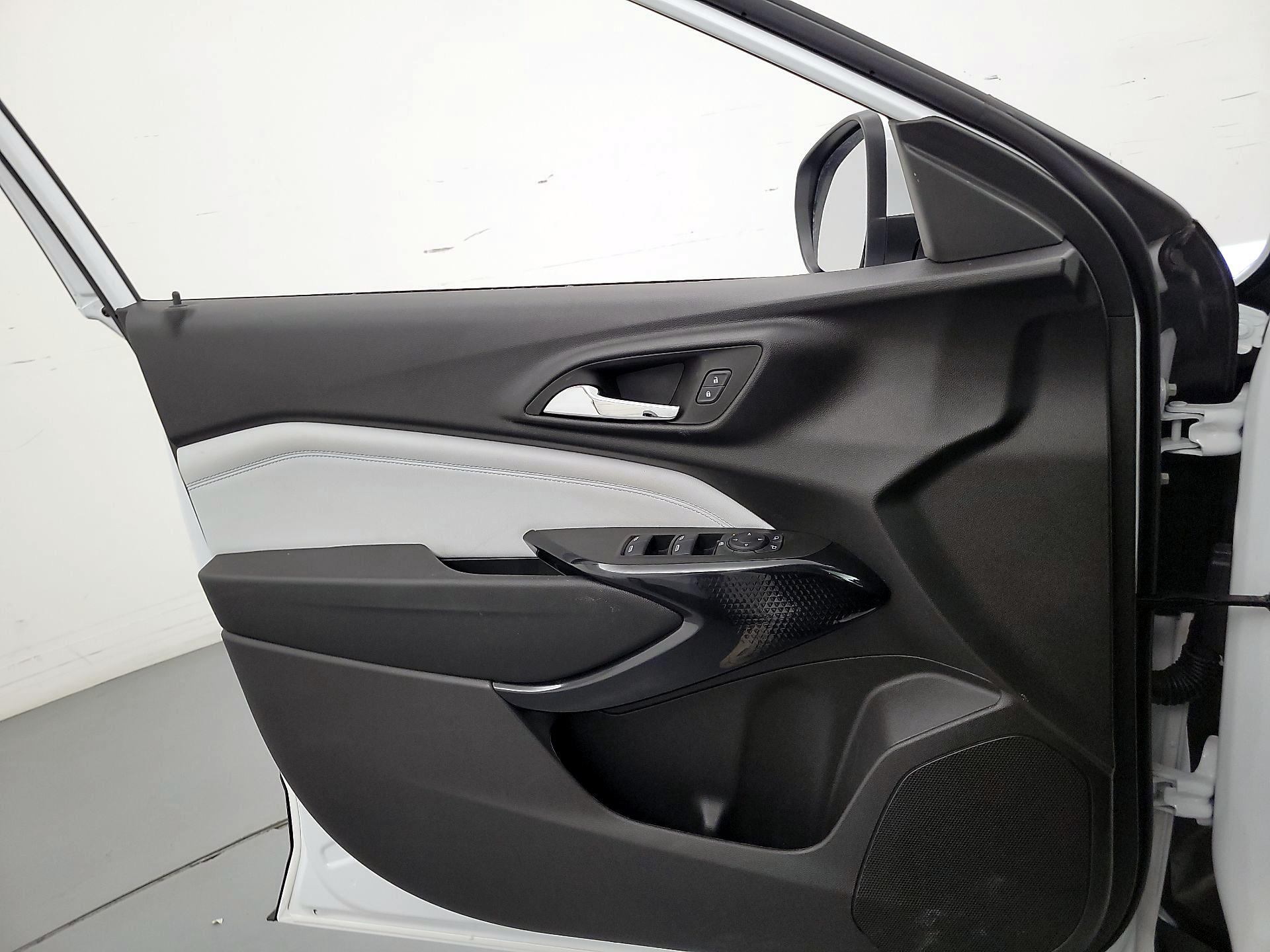 Thumbnail: 2025 Chevrolet Trax - 12