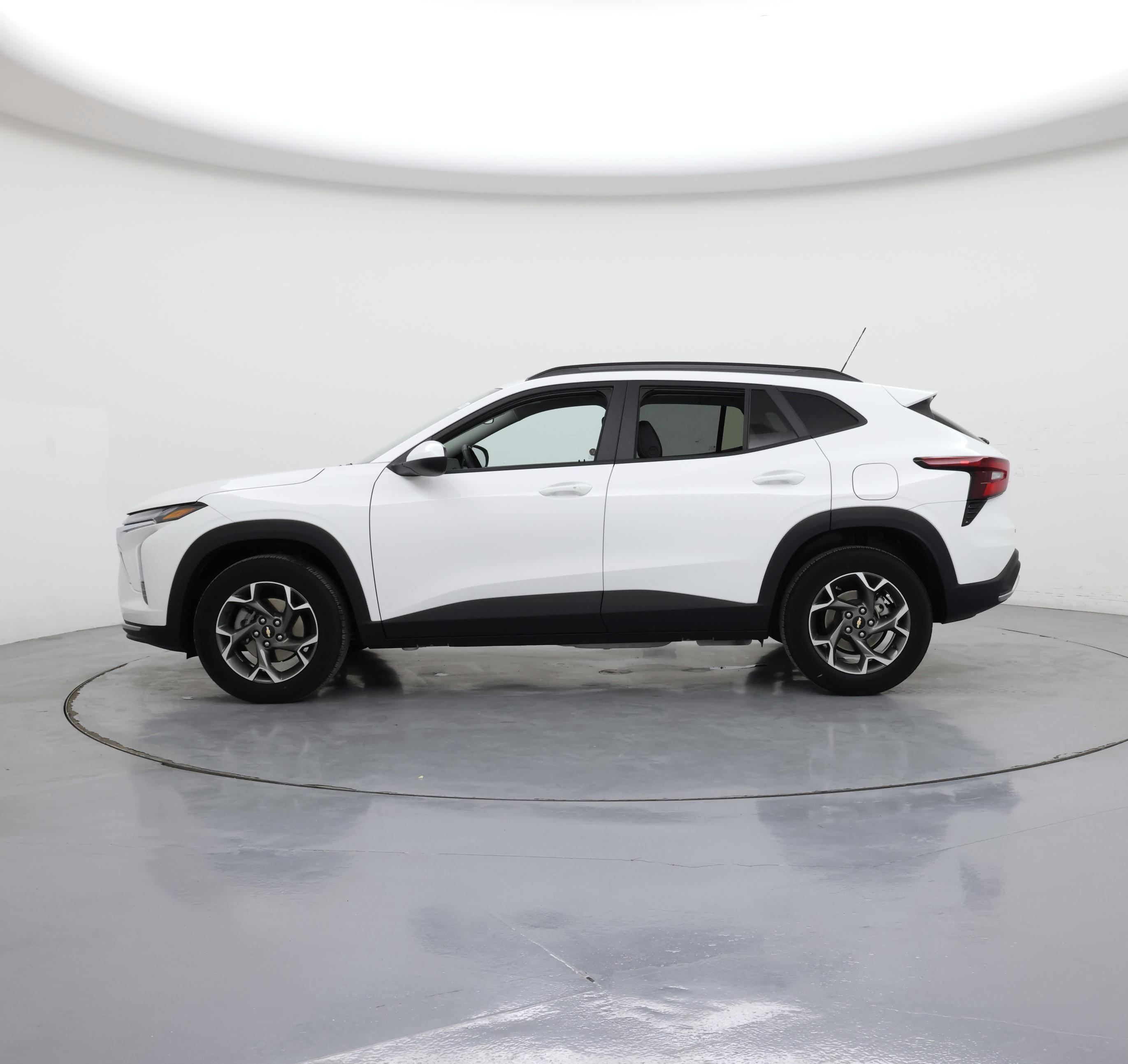 Thumbnail: 2025 Chevrolet Trax - 3