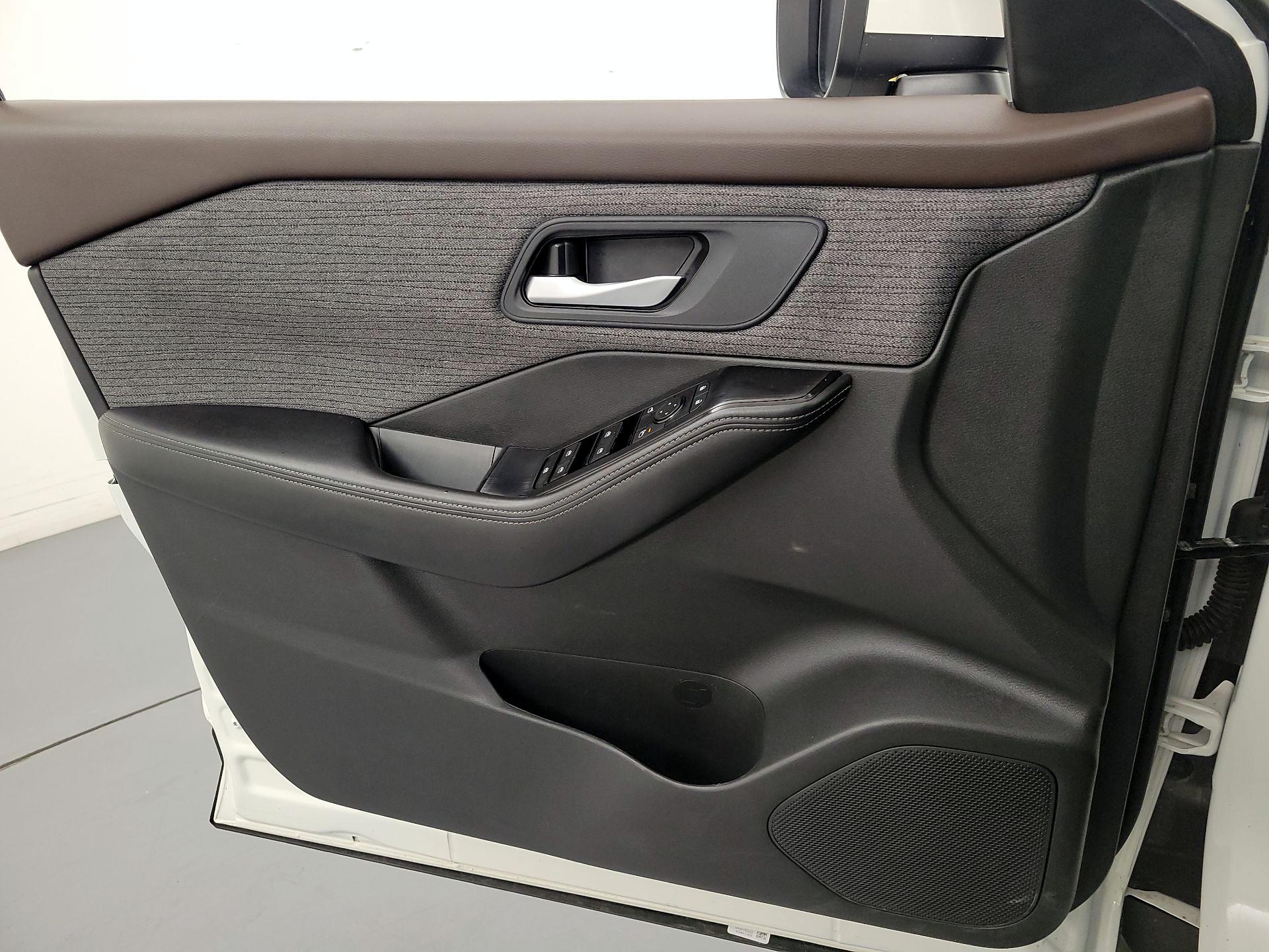 Thumbnail: 2023 Nissan Rogue - 12