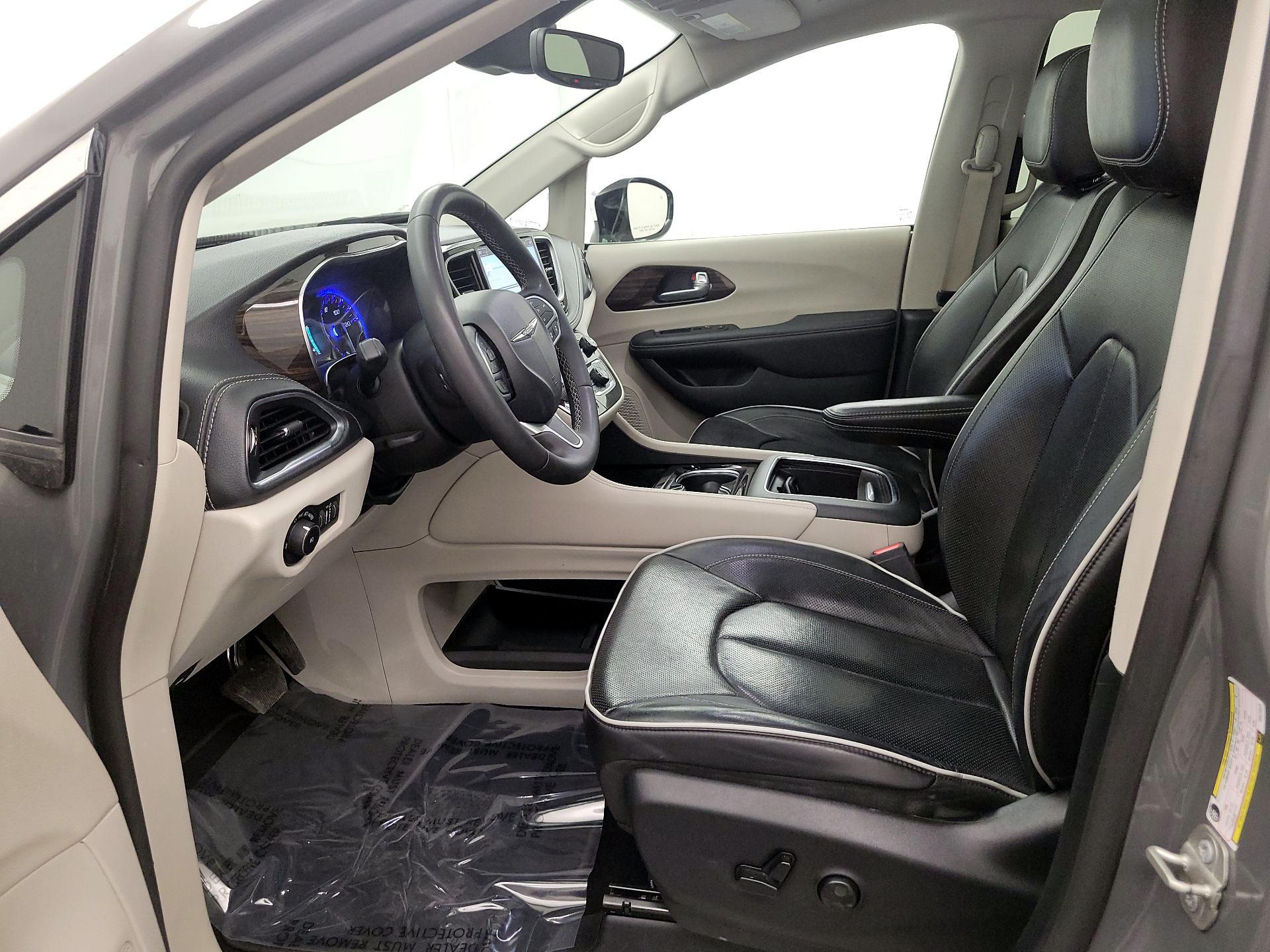 Thumbnail: 2023 Chrysler Pacifica - 11