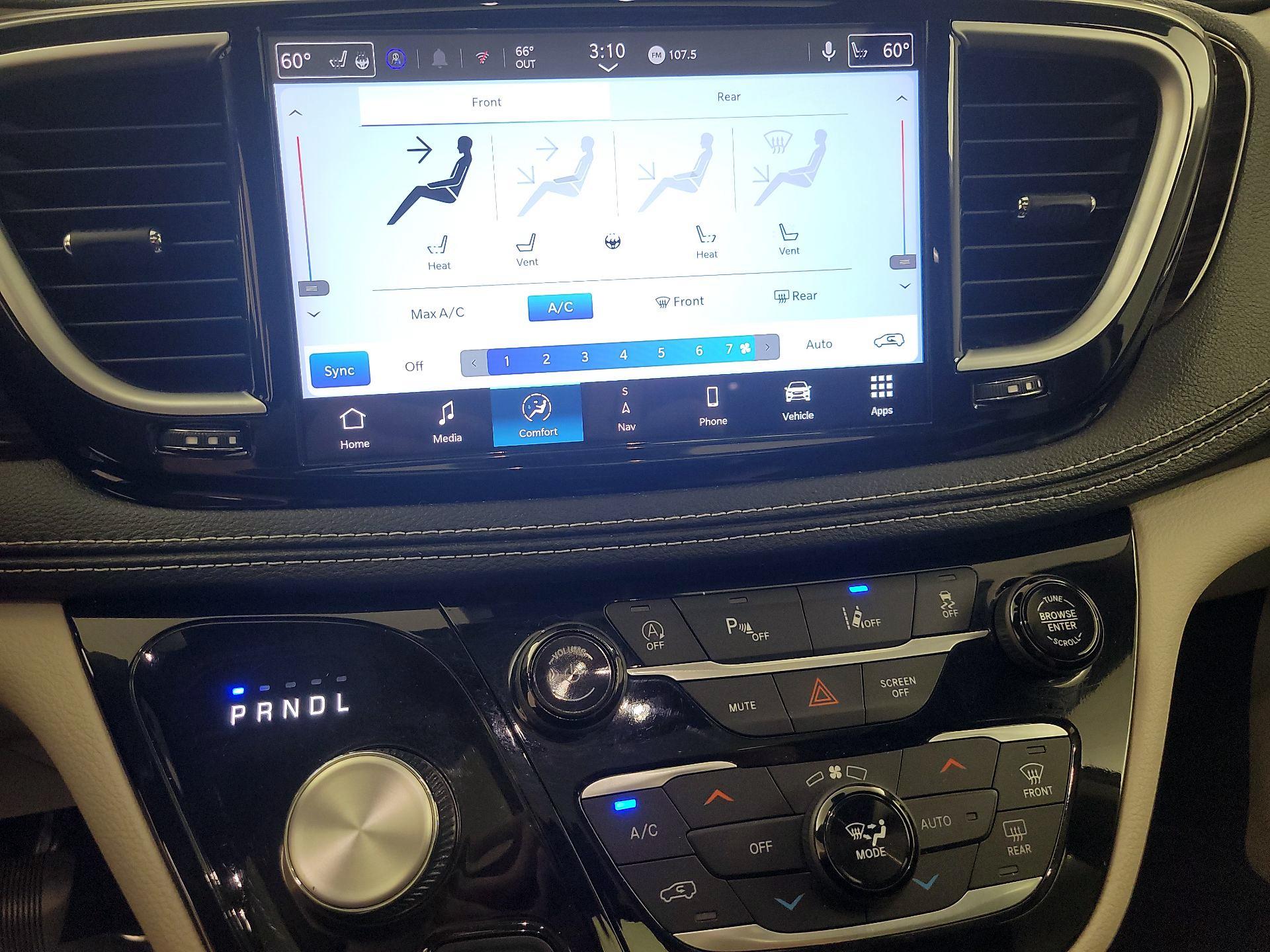 Thumbnail: 2023 Chrysler Pacifica - 17