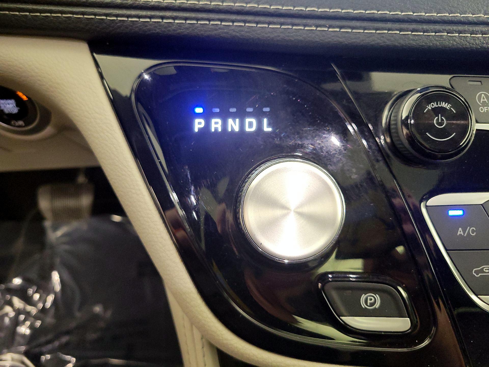 Thumbnail: 2023 Chrysler Pacifica - 18