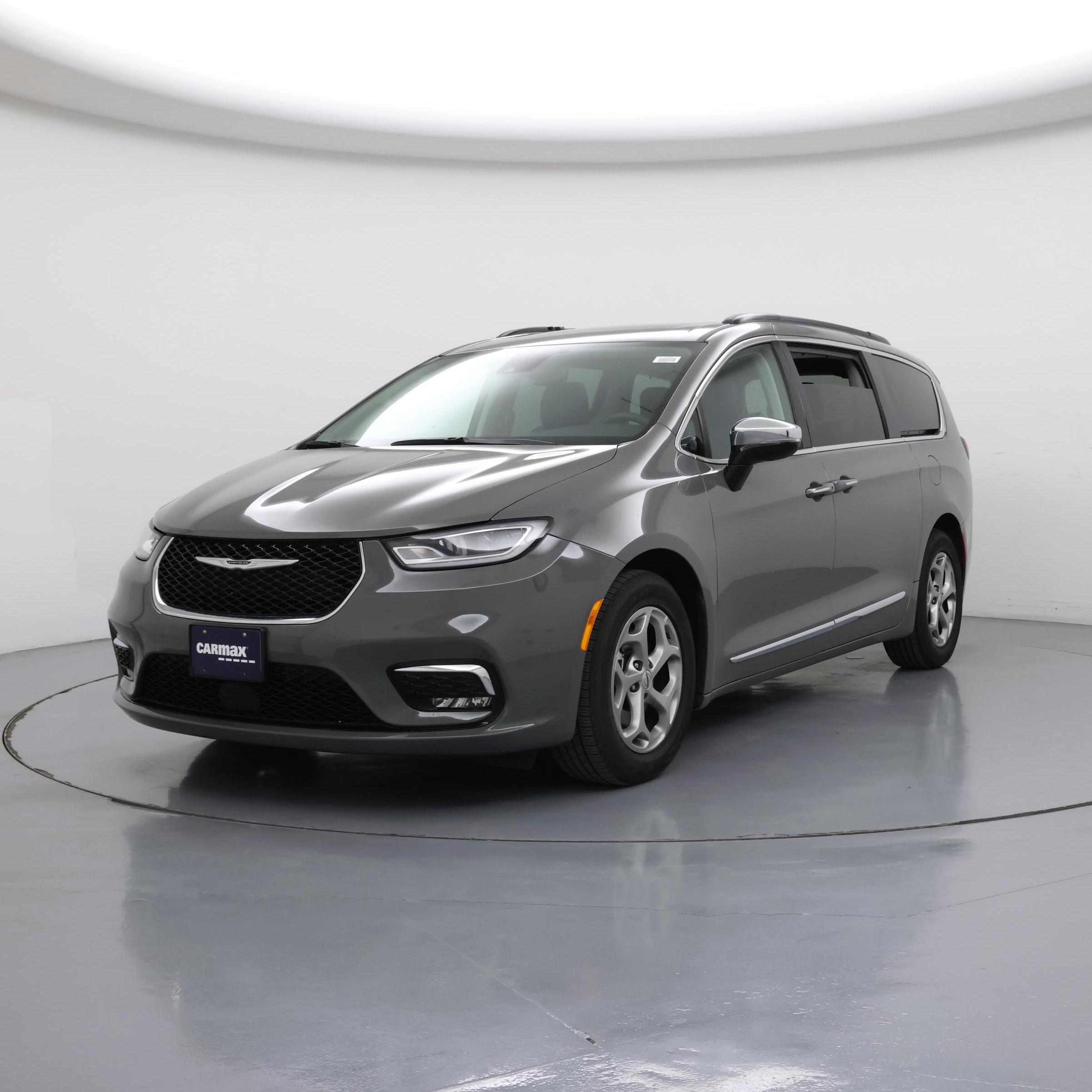 Thumbnail: 2023 Chrysler Pacifica - 4