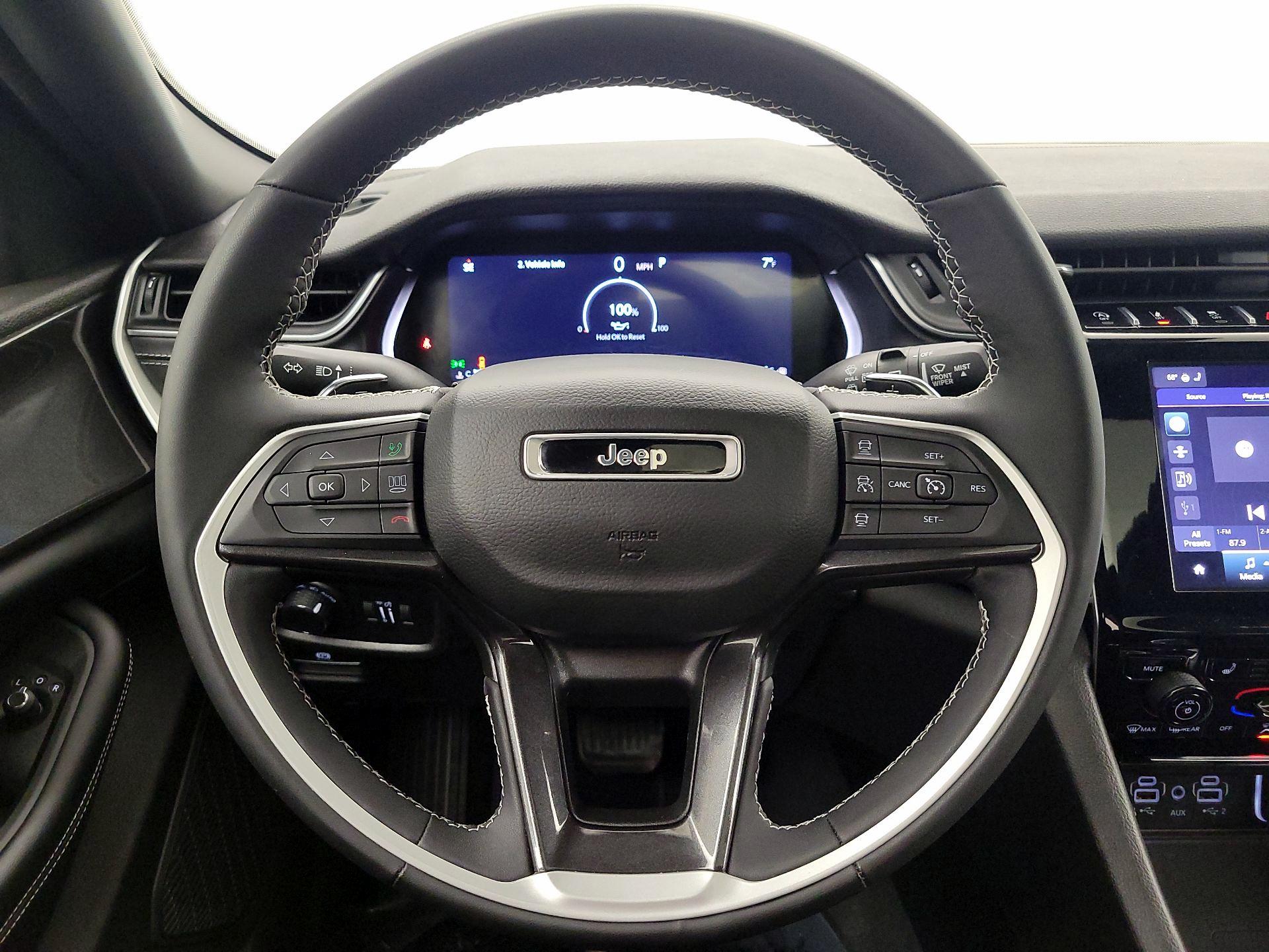 Thumbnail: 2023 Jeep Grand Cherokee - 10