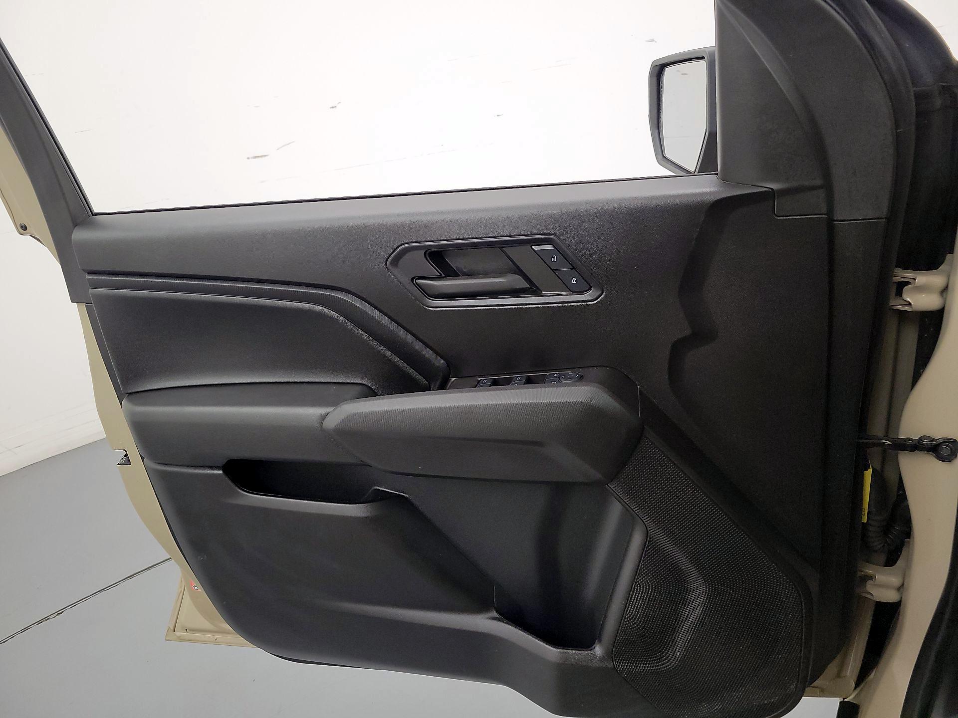 Thumbnail: 2024 Chevrolet Colorado - 12