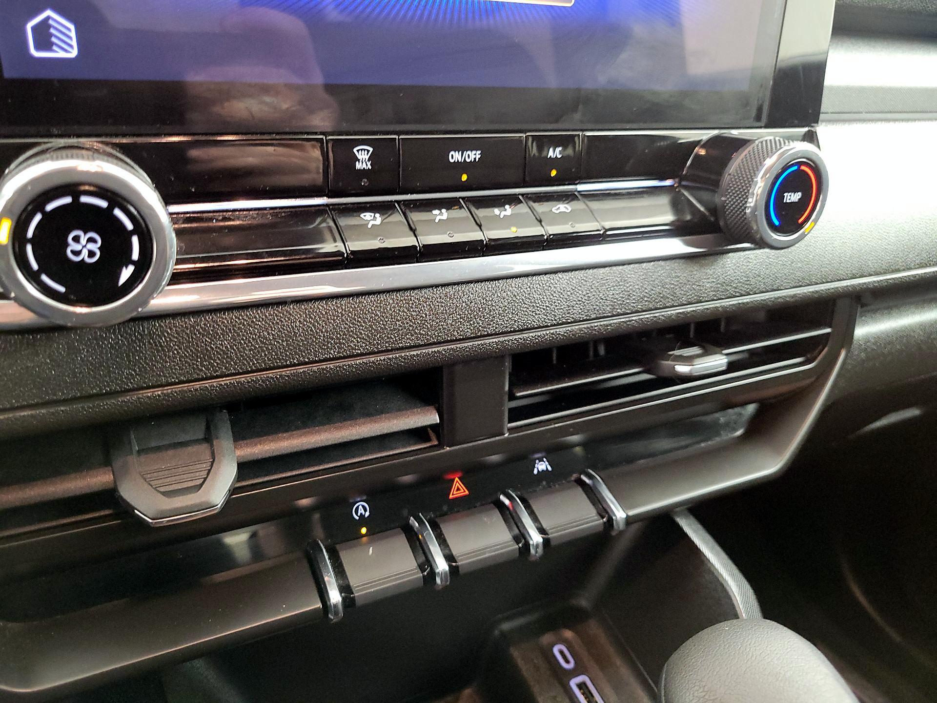 Thumbnail: 2024 Chevrolet Colorado - 16