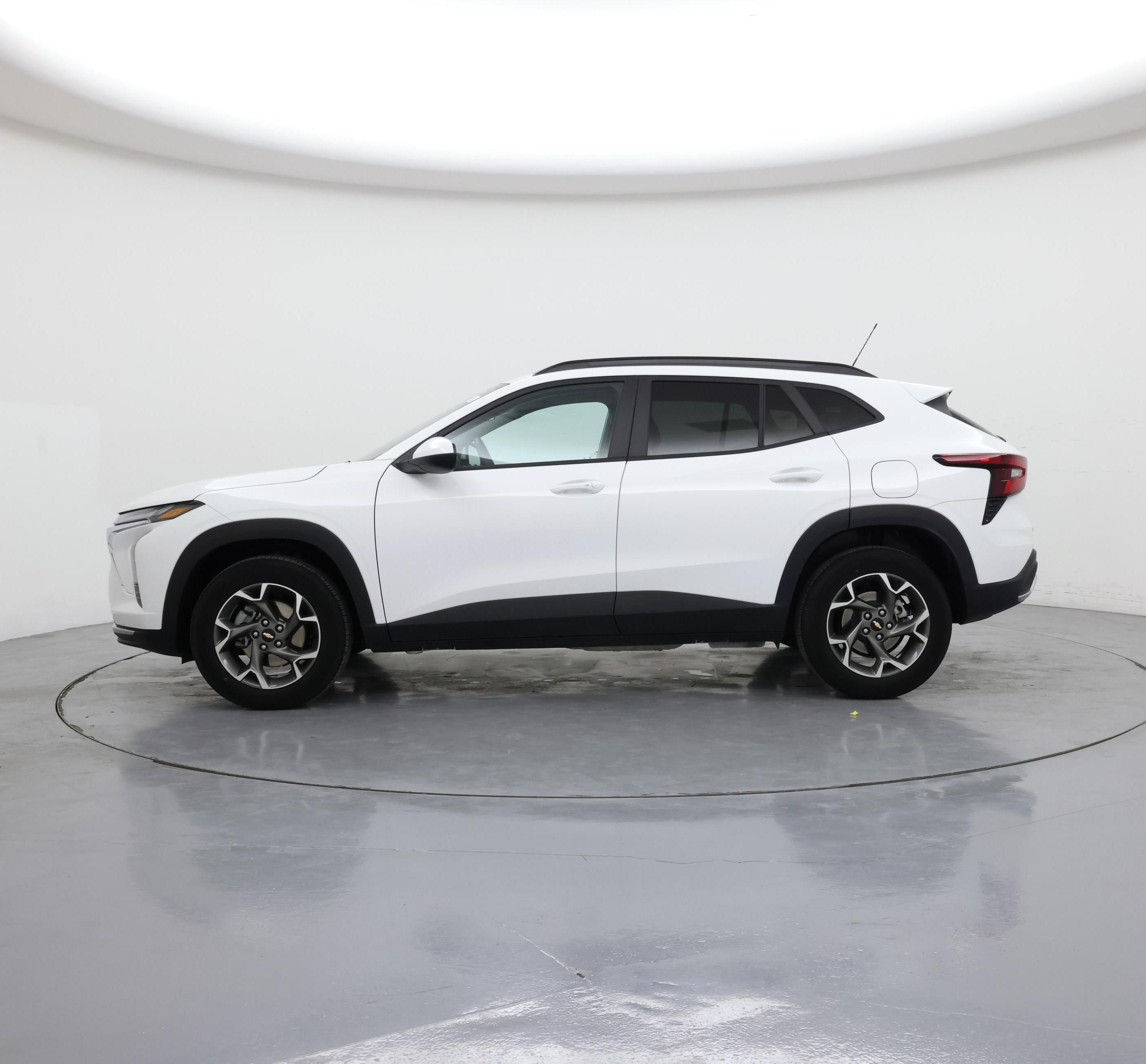 Thumbnail: 2025 Chevrolet Trax - 3