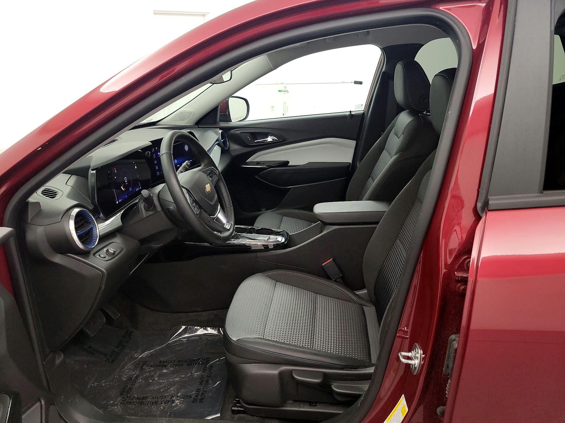 Thumbnail: 2025 Chevrolet Trax - 11