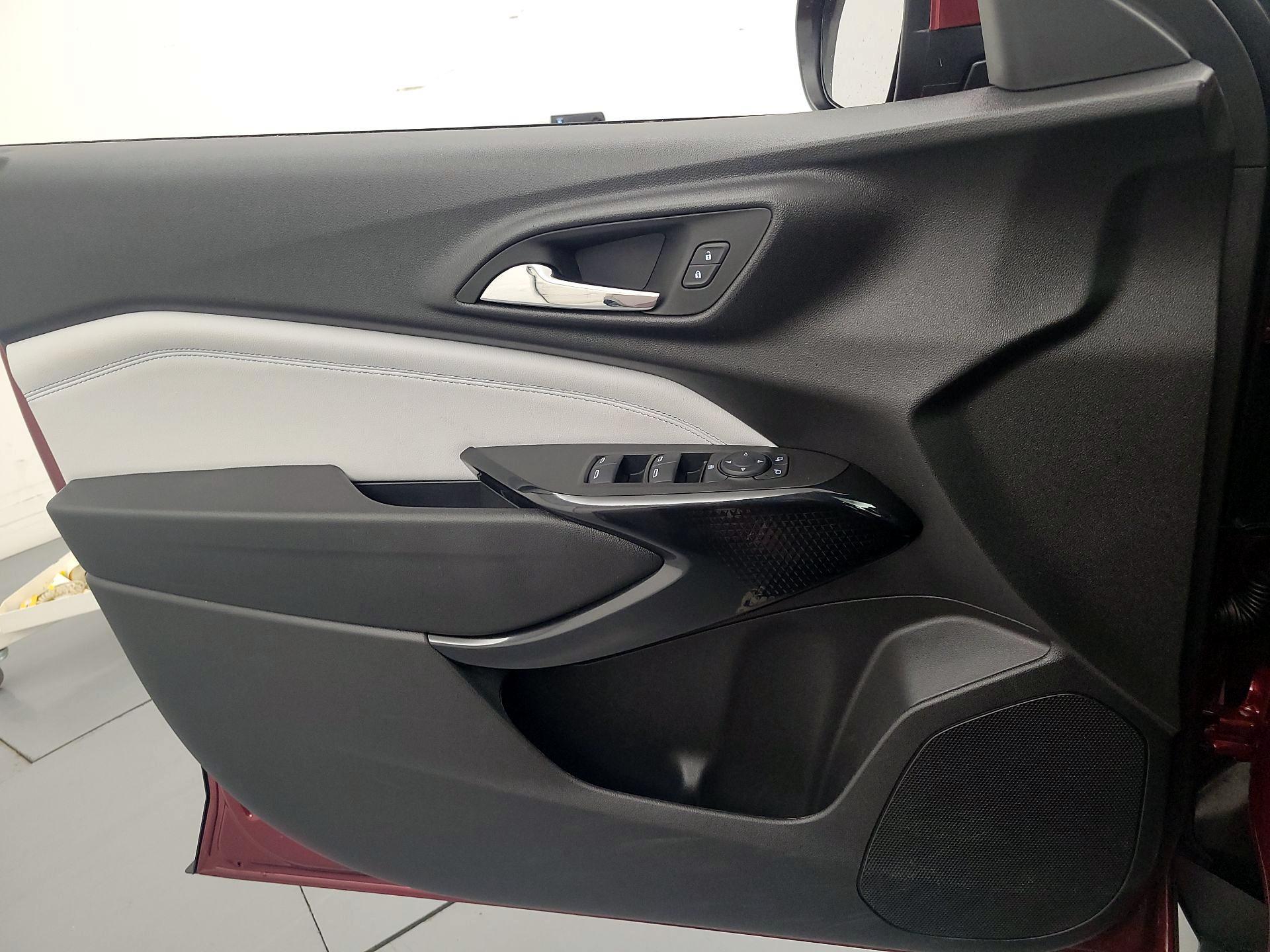 Thumbnail: 2025 Chevrolet Trax - 12