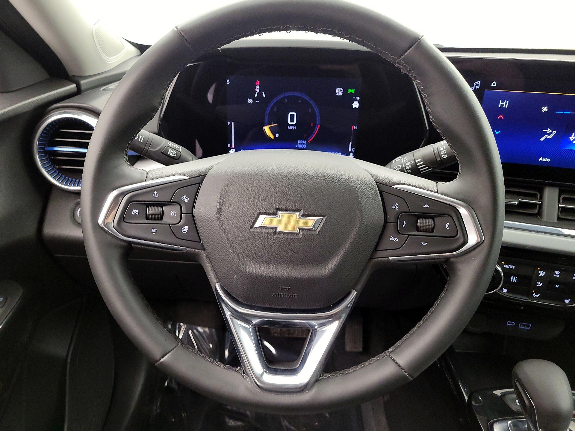 Thumbnail: 2025 Chevrolet Trax - 10