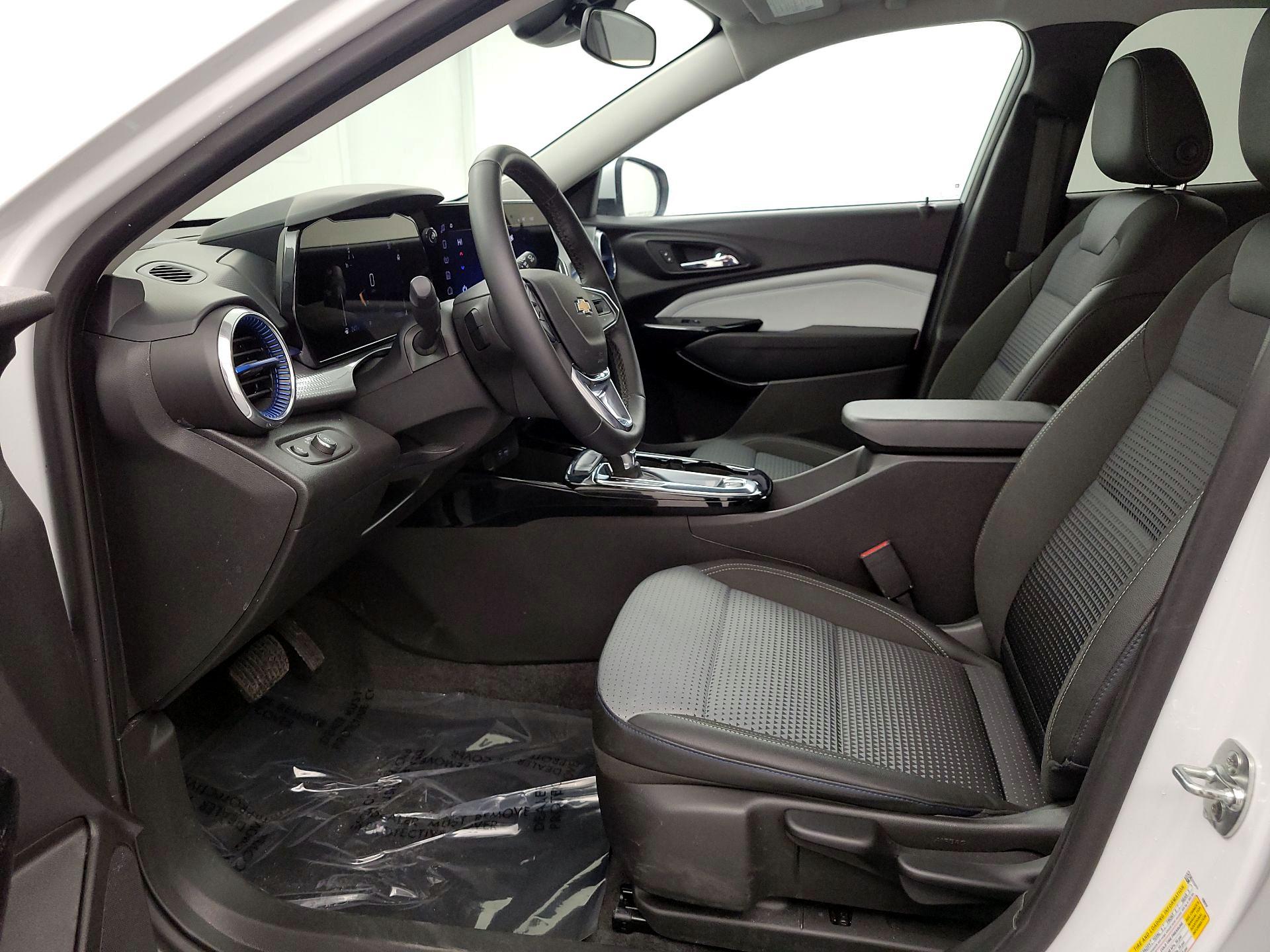 Thumbnail: 2025 Chevrolet Trax - 11