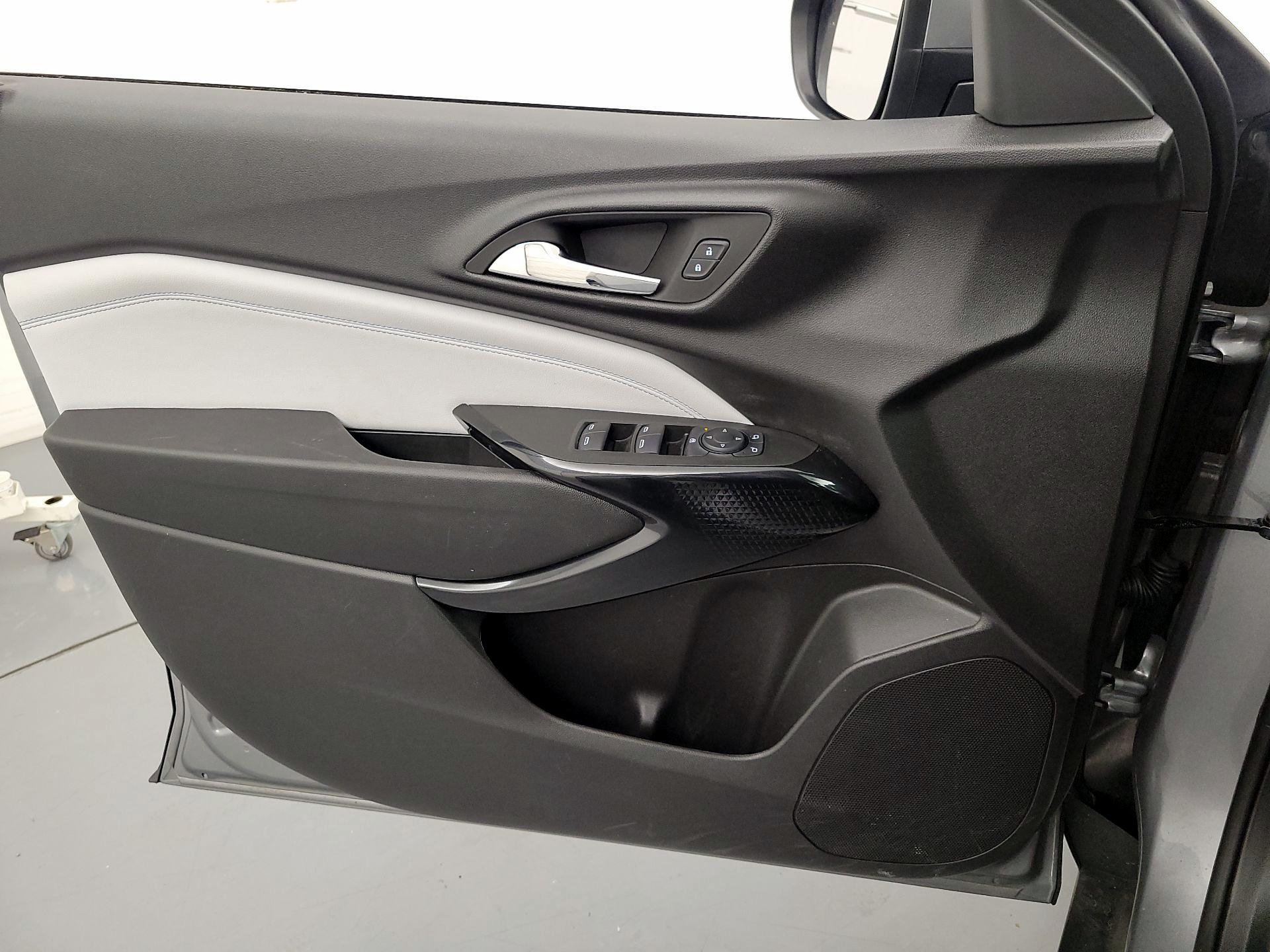 Thumbnail: 2025 Chevrolet Trax - 12