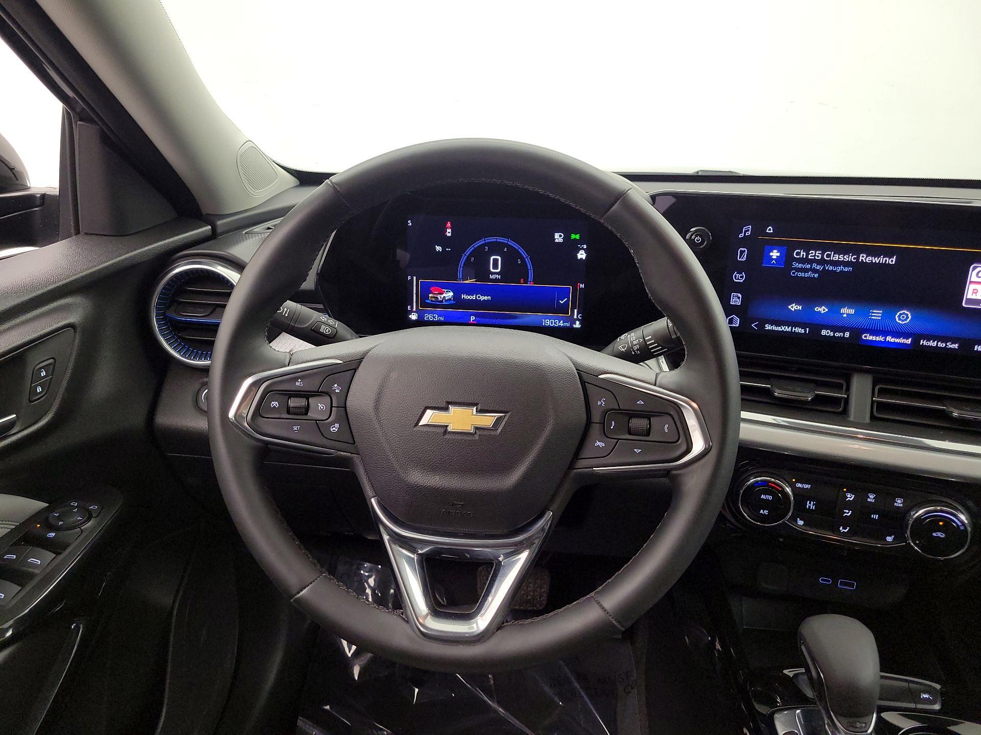 Thumbnail: 2025 Chevrolet Trax - 10