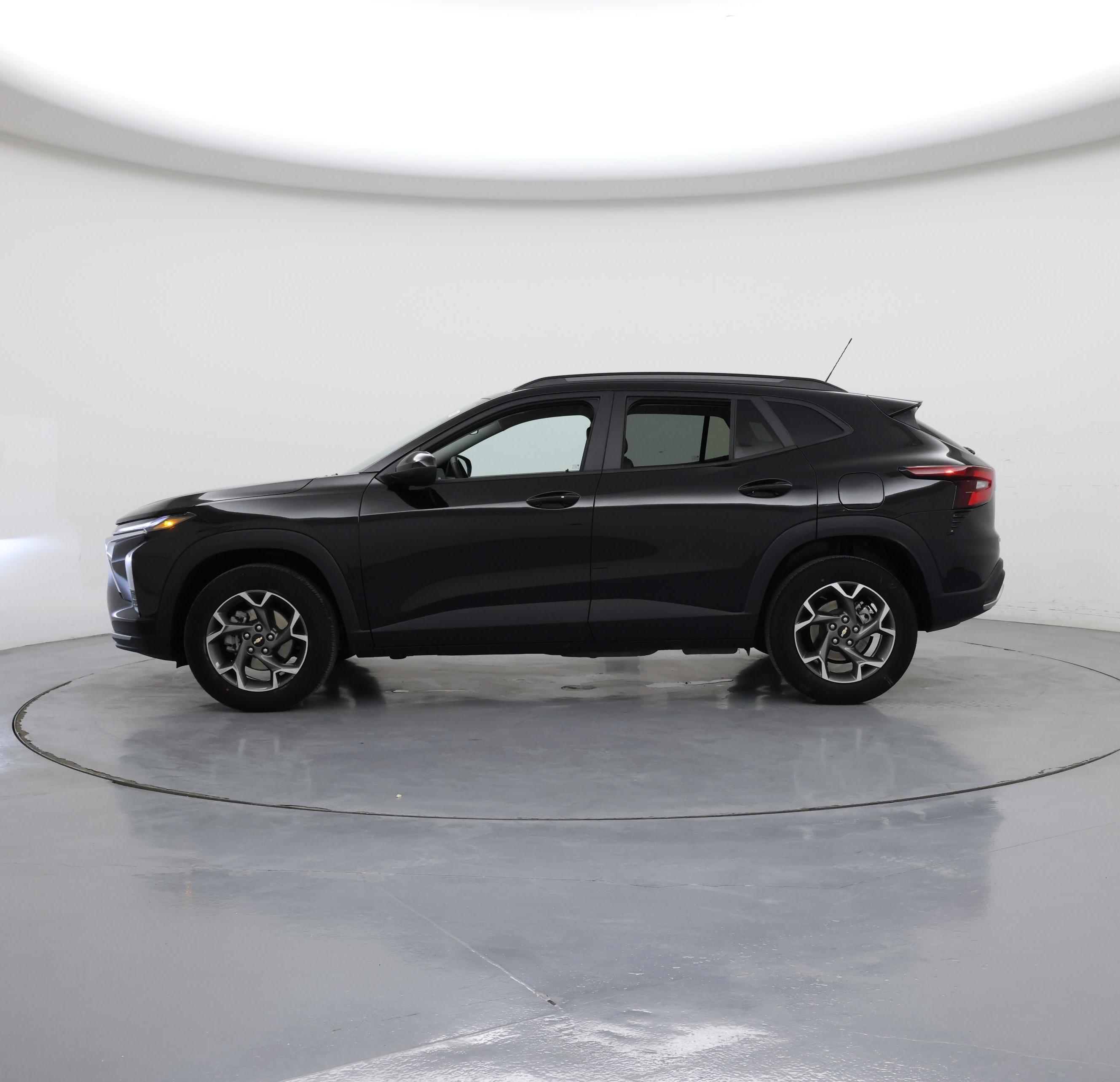 Thumbnail: 2025 Chevrolet Trax - 3