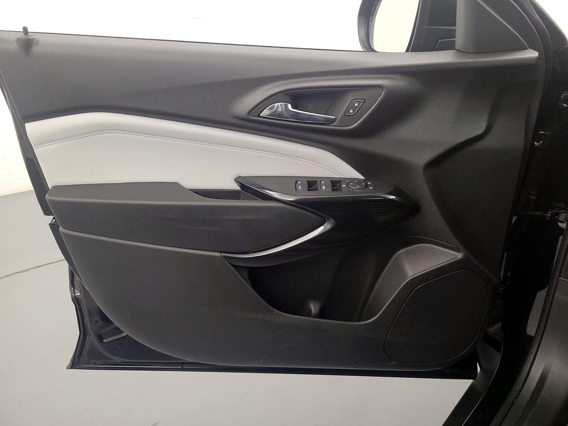 Thumbnail: 2025 Chevrolet Trax - 12