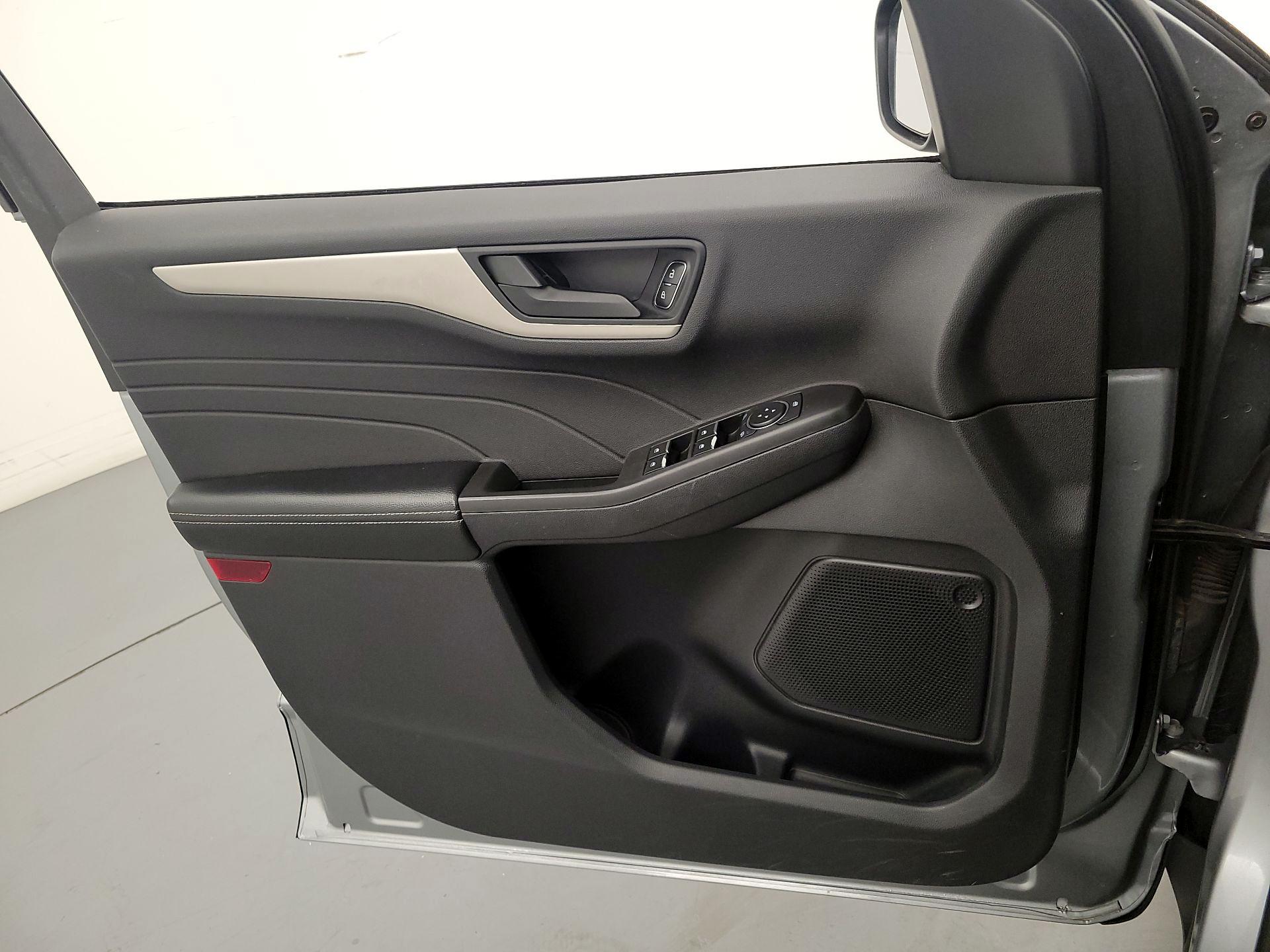 Thumbnail: 2022 Ford Escape - 12