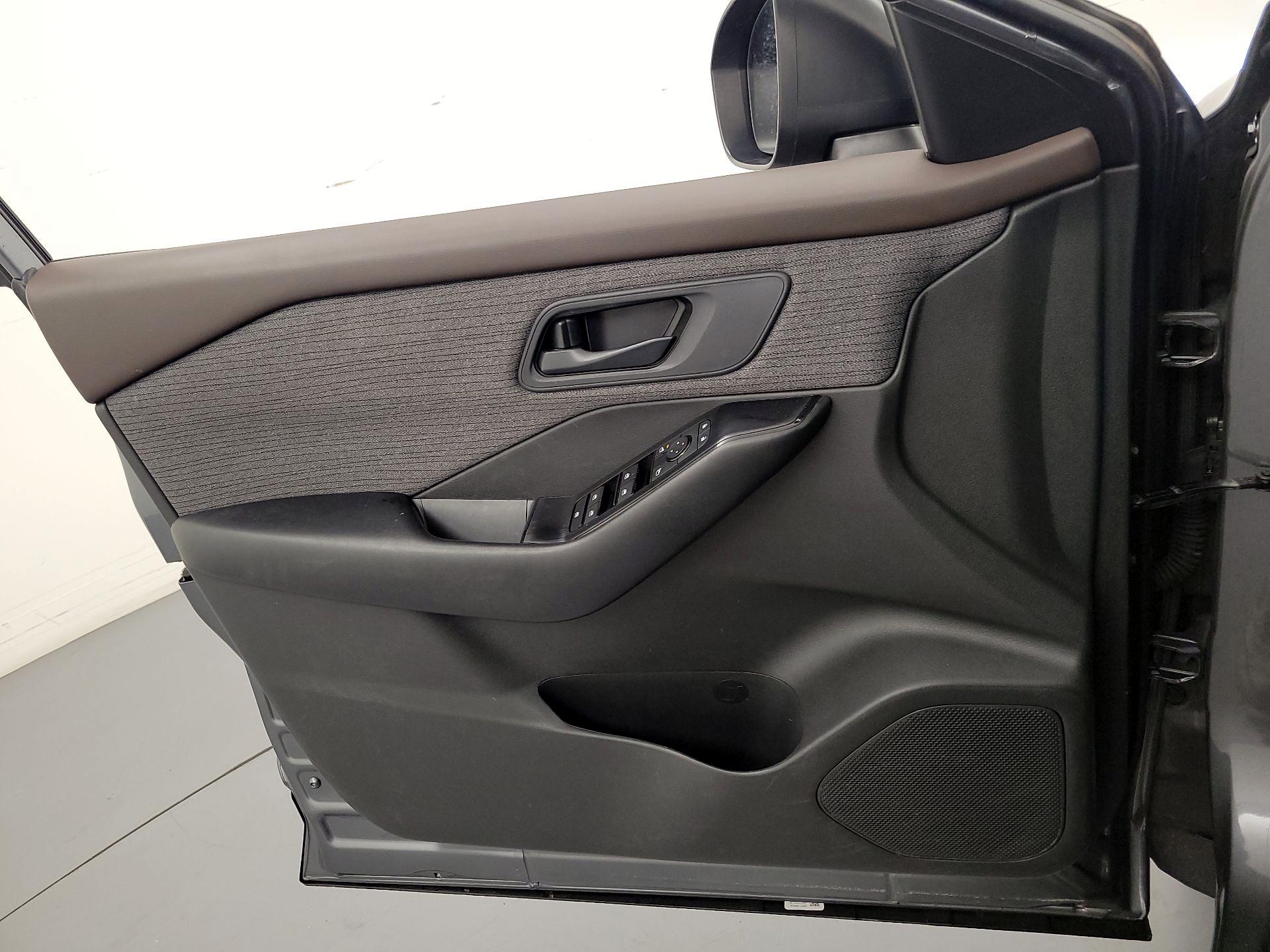 Thumbnail: 2023 Nissan Rogue - 12