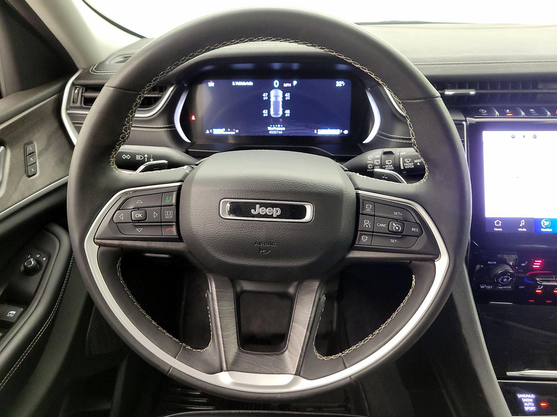 Thumbnail: 2023 Jeep Grand Cherokee - 10