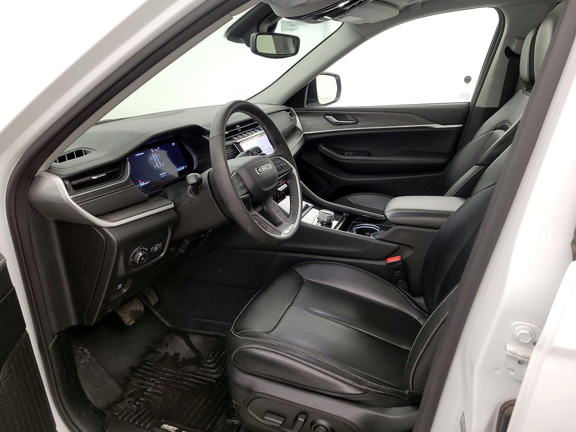 Thumbnail: 2023 Jeep Grand Cherokee - 11