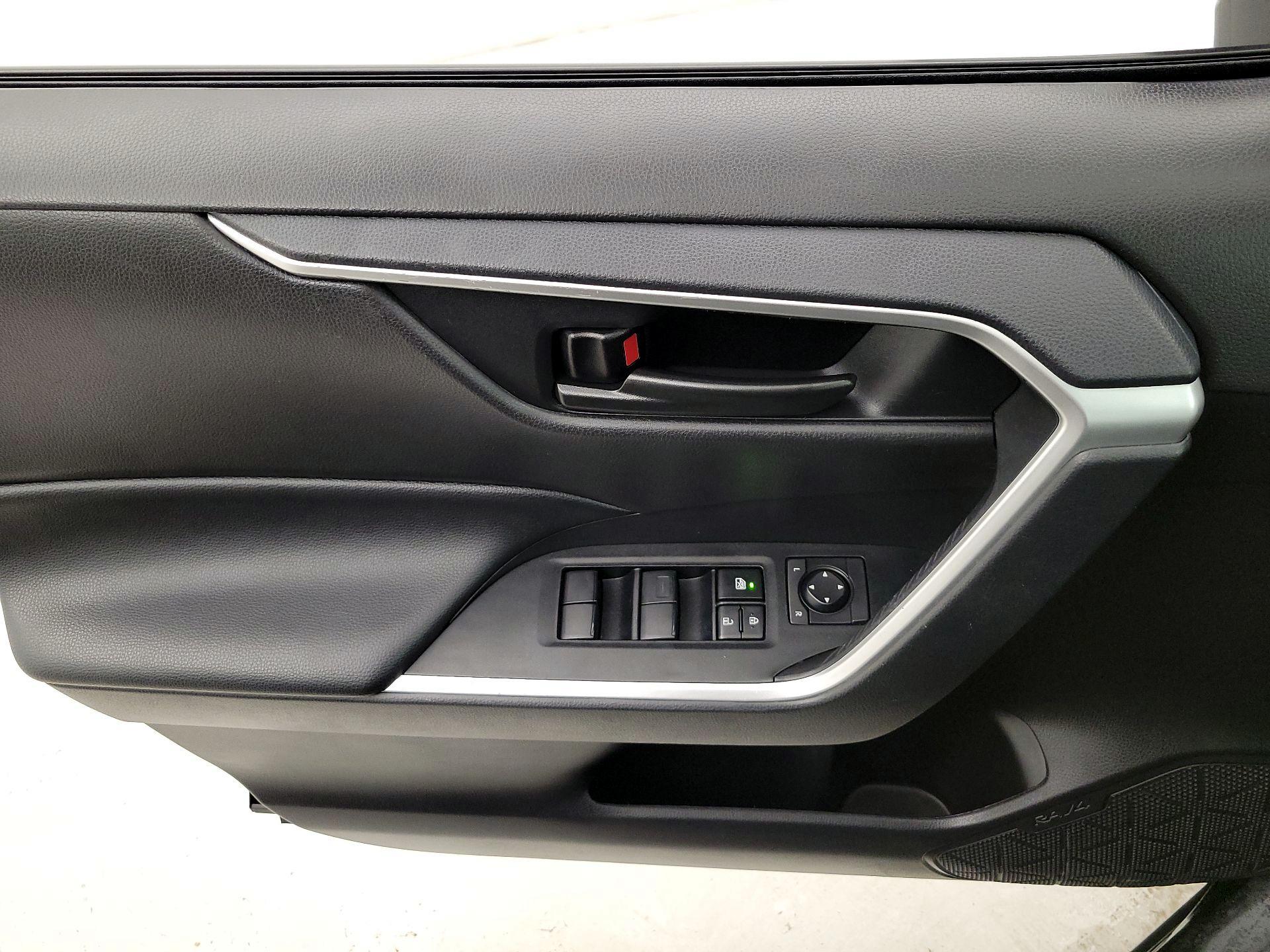 Thumbnail: 2024 Toyota RAV4 - 12