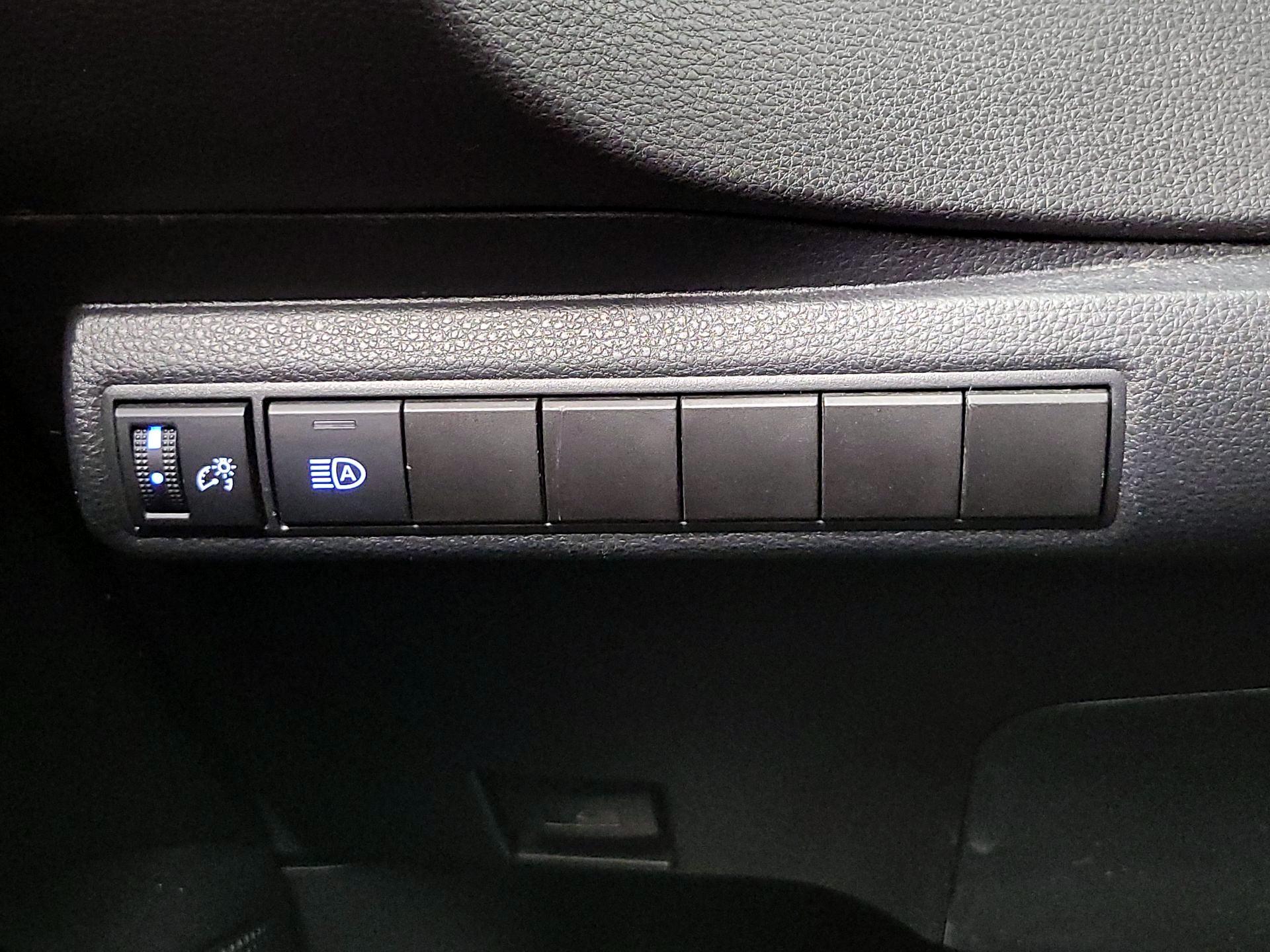 Thumbnail: 2022 Toyota Corolla - 13